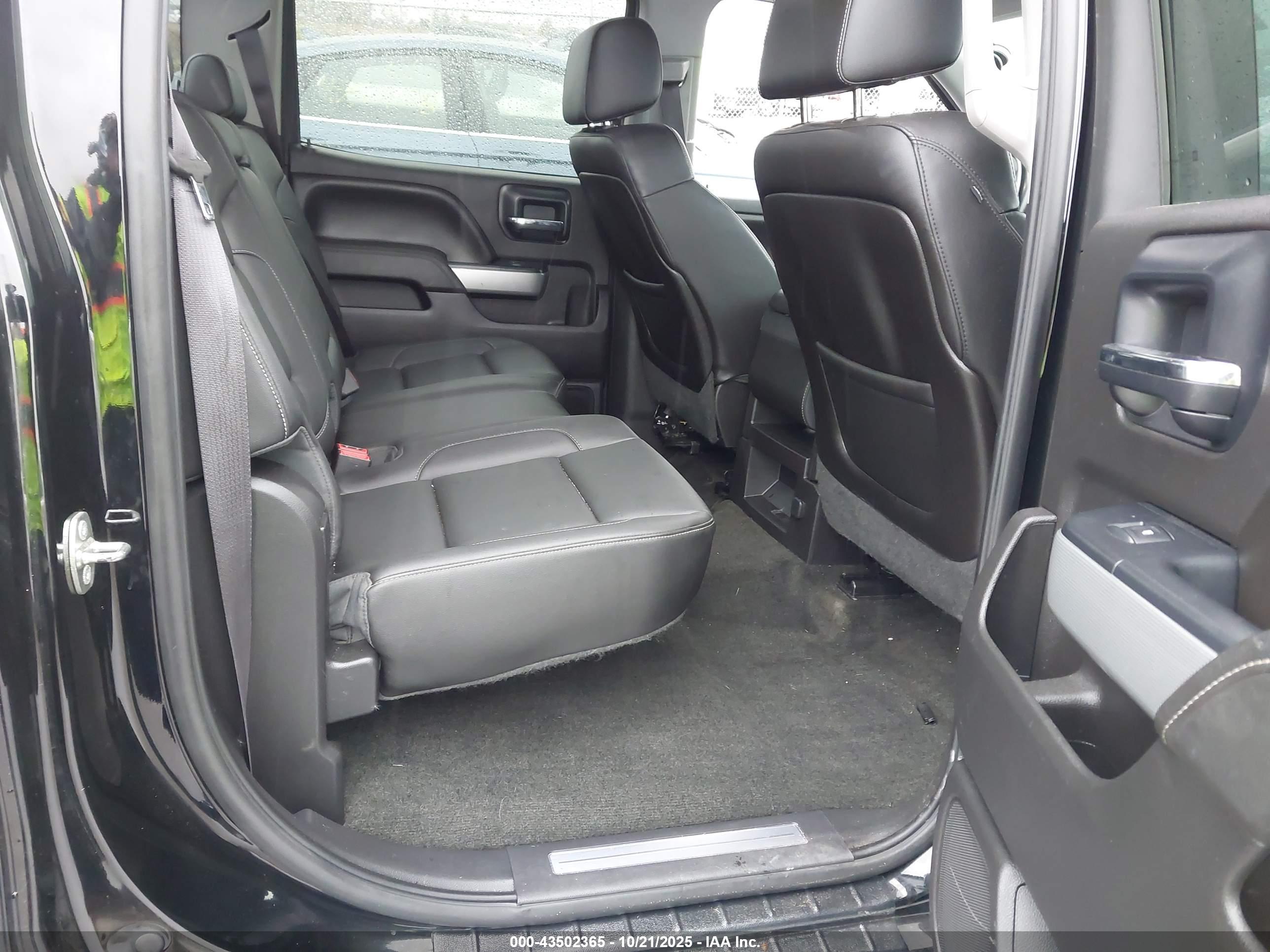 CHEVROLET SILVERADO image 8