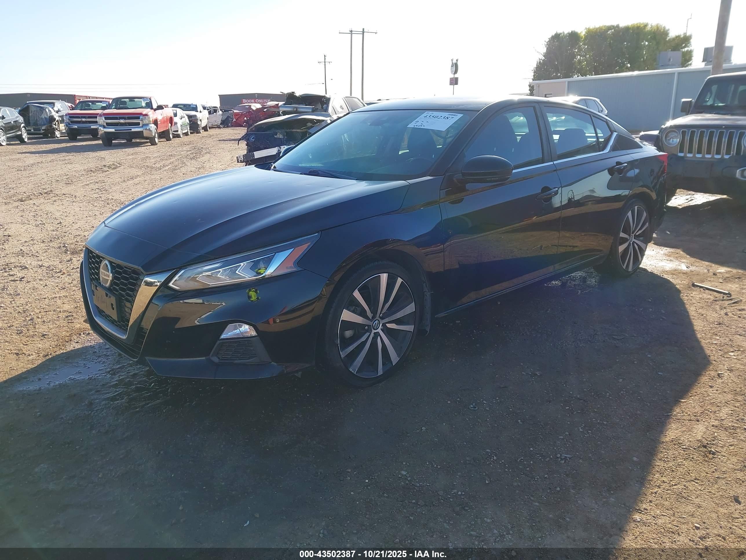 NISSAN ALTIMA image 2
