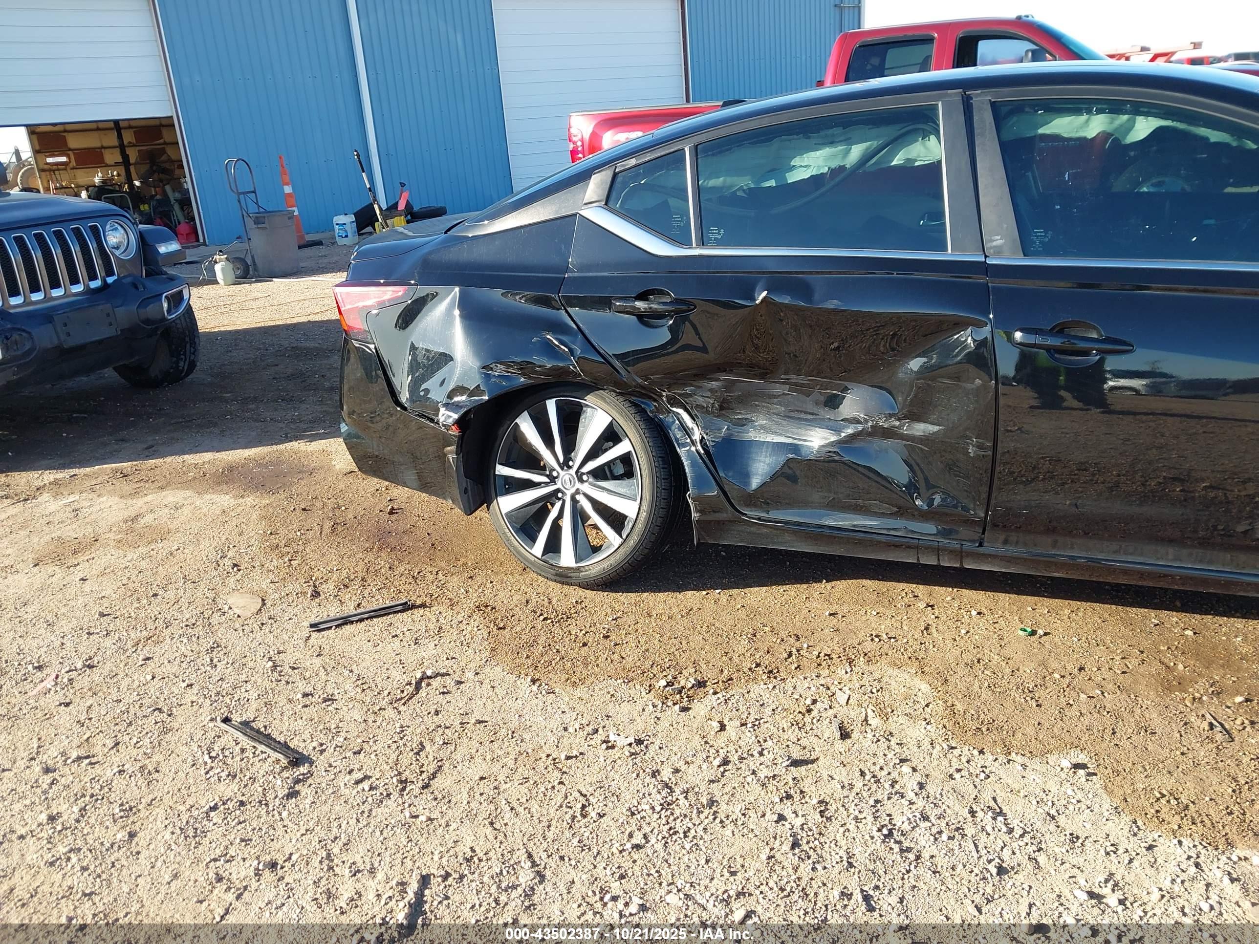 NISSAN ALTIMA image 6