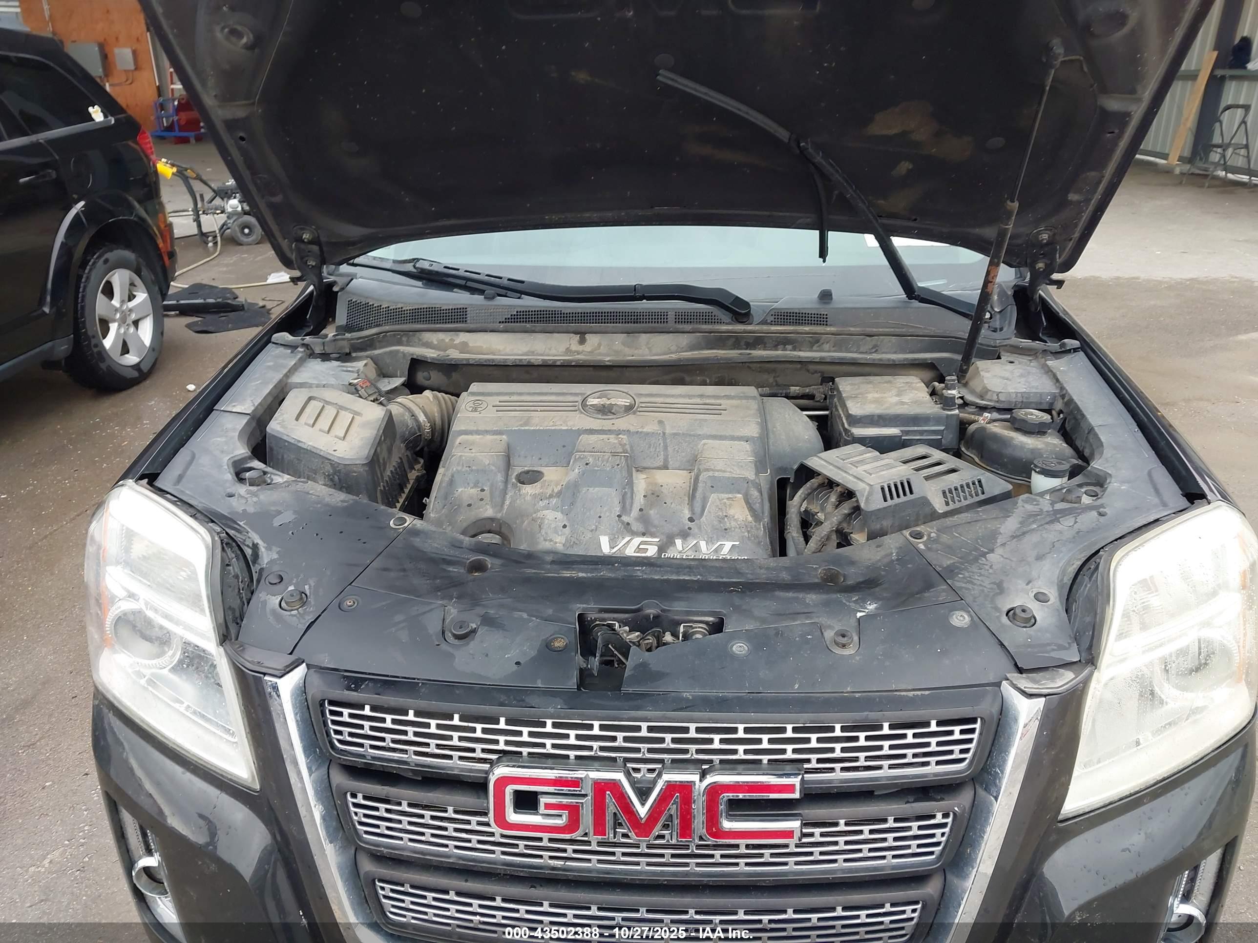 GMC TERRAIN image 10
