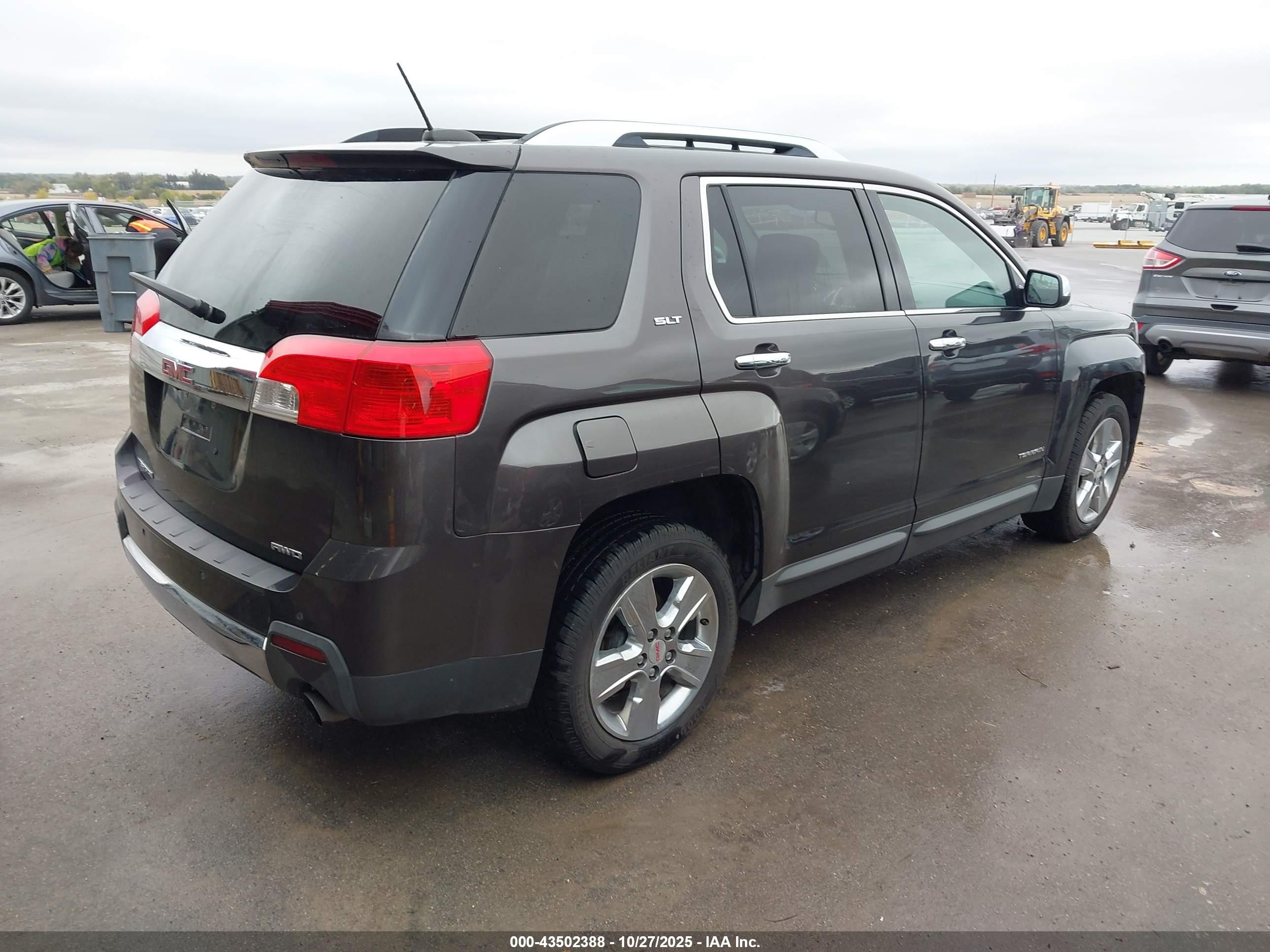 GMC TERRAIN image 4