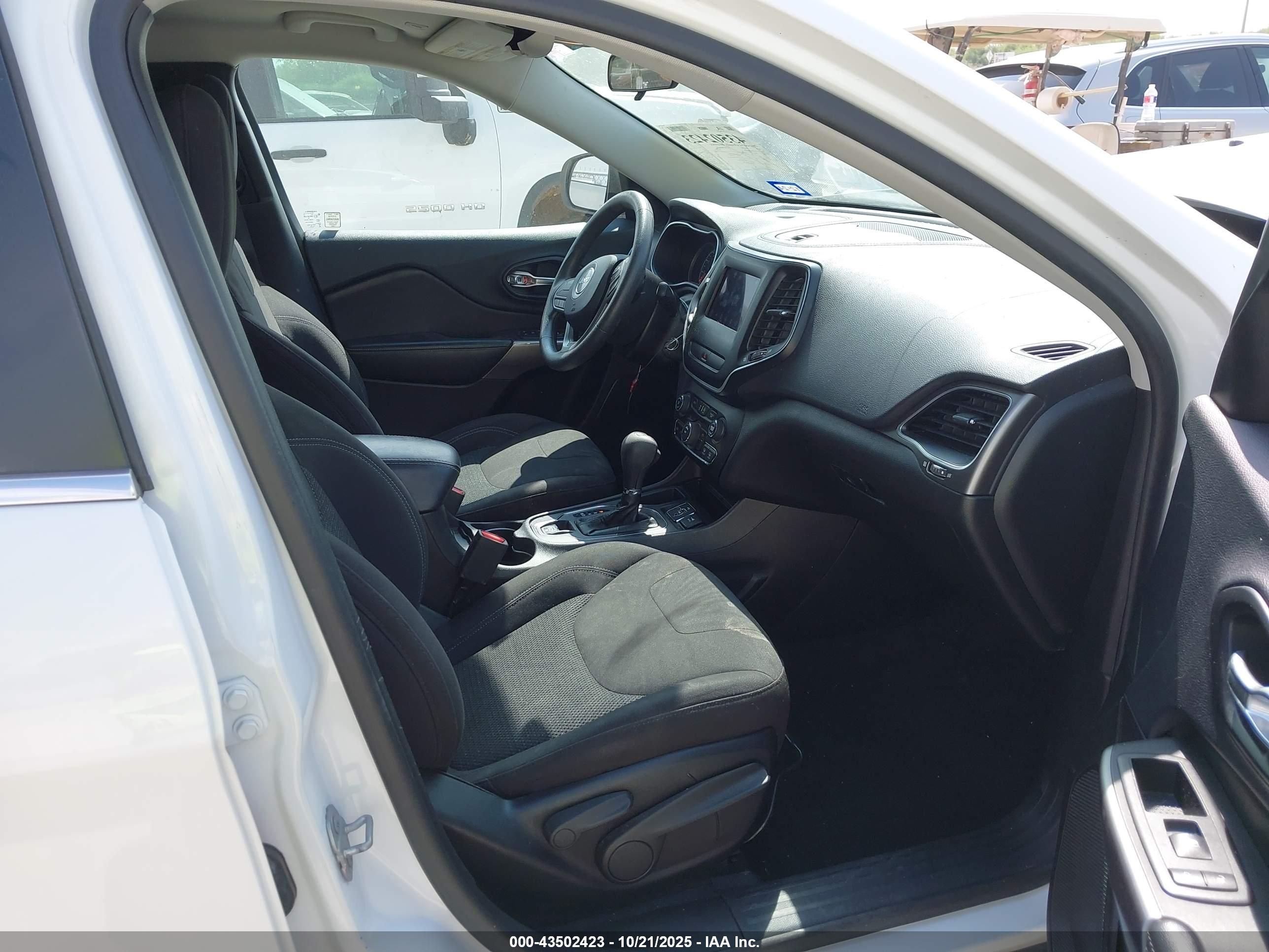 JEEP CHEROKEE image 5