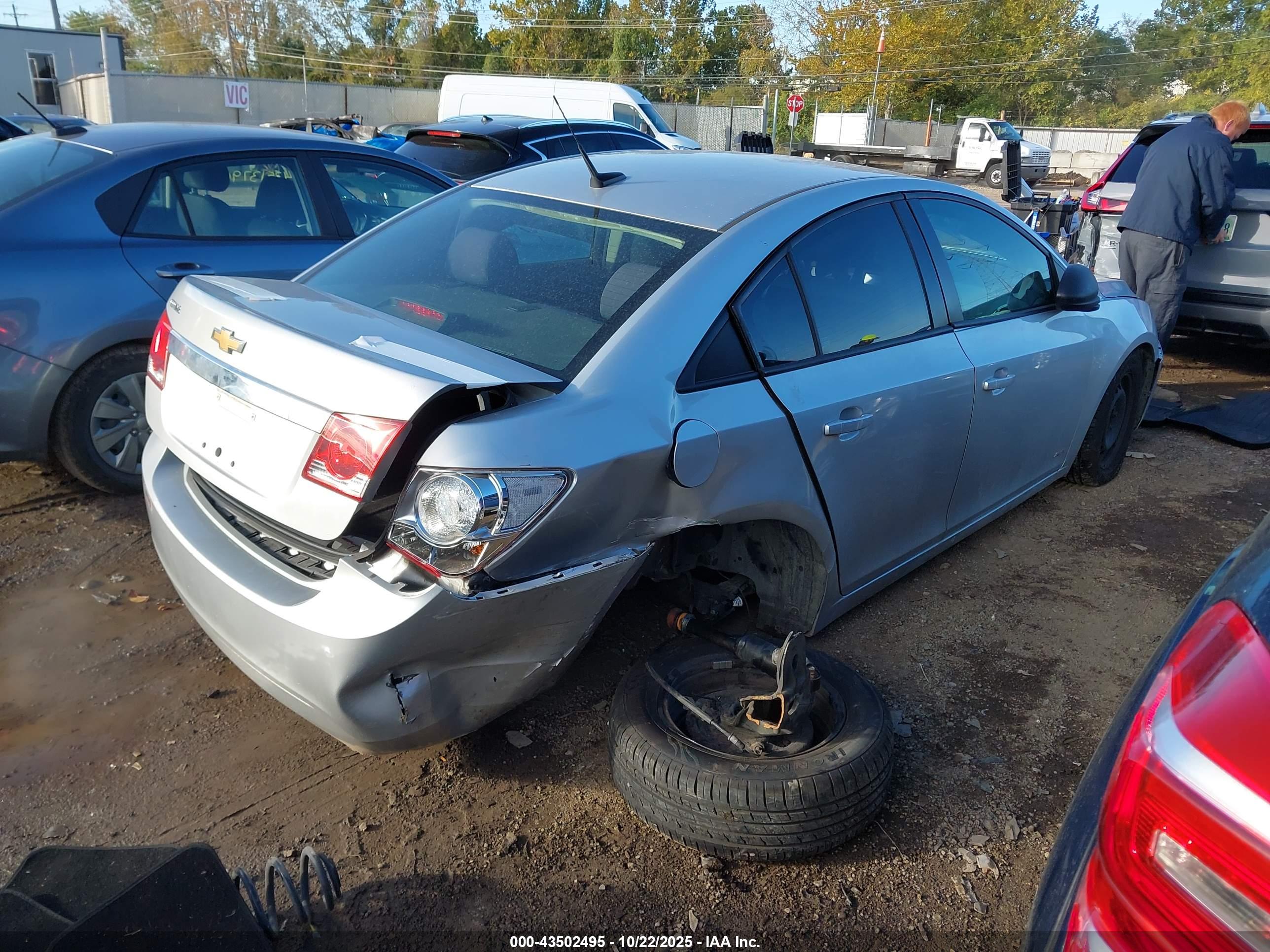 CHEVROLET CRUZE image 4