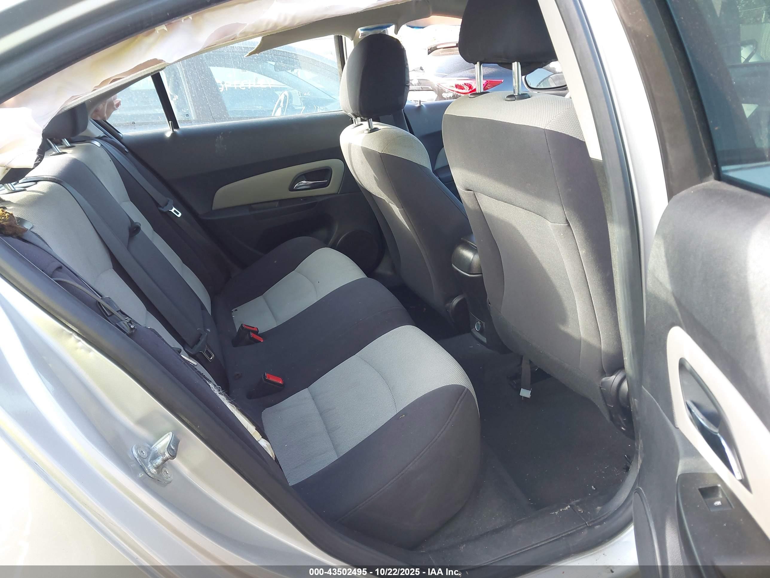 CHEVROLET CRUZE image 8