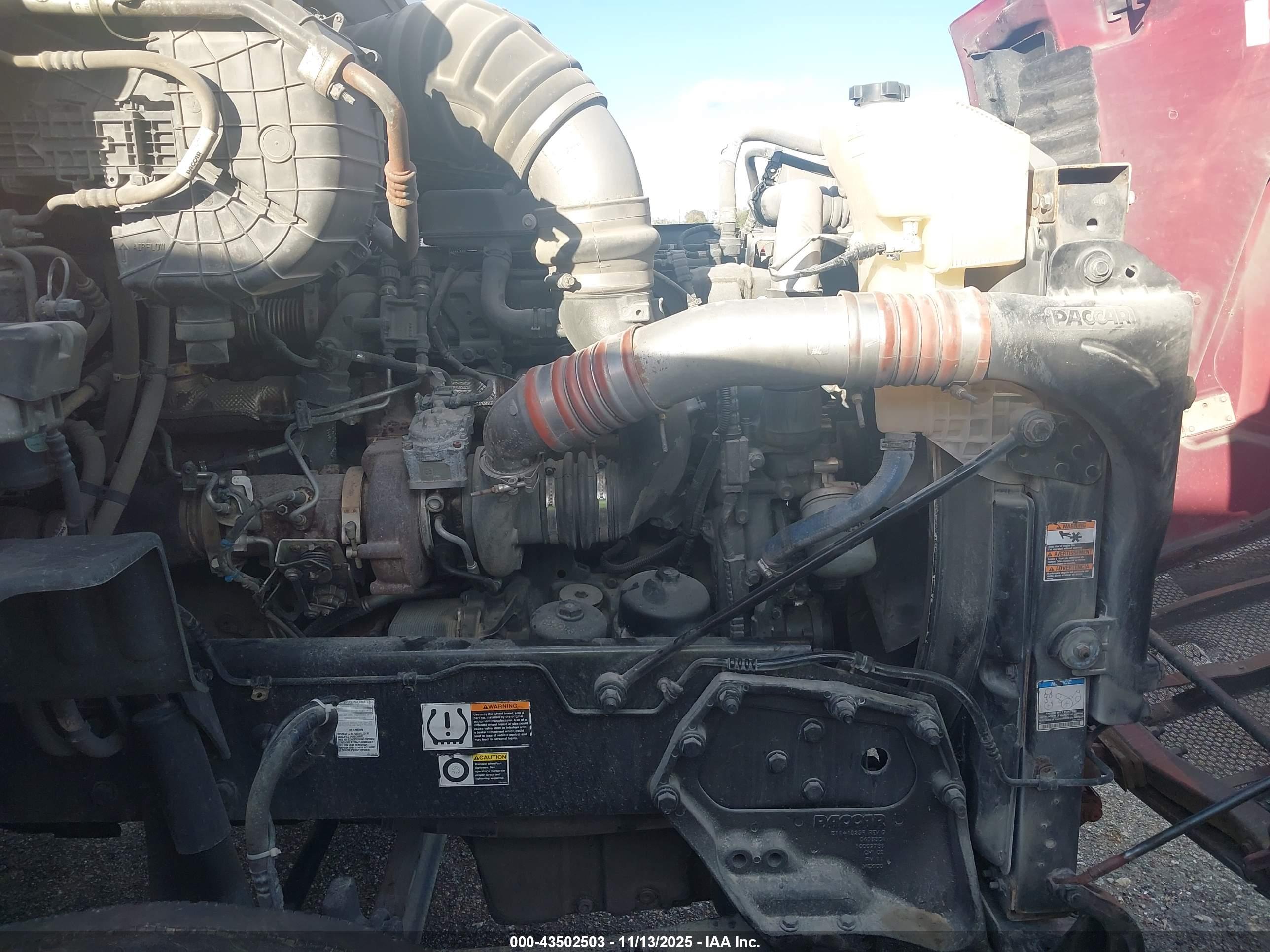 PETERBILT 579 image 10