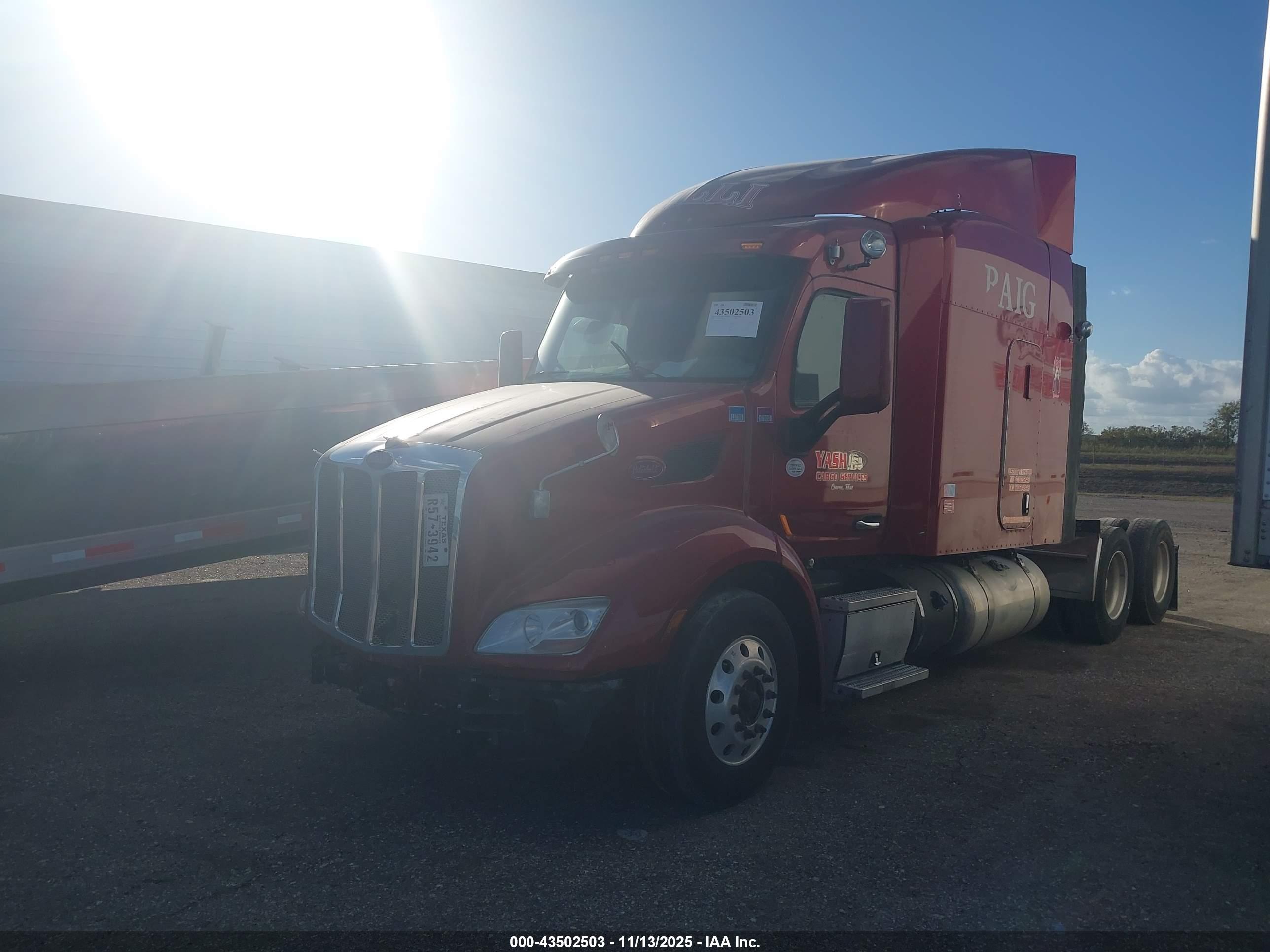 PETERBILT 579 image 2