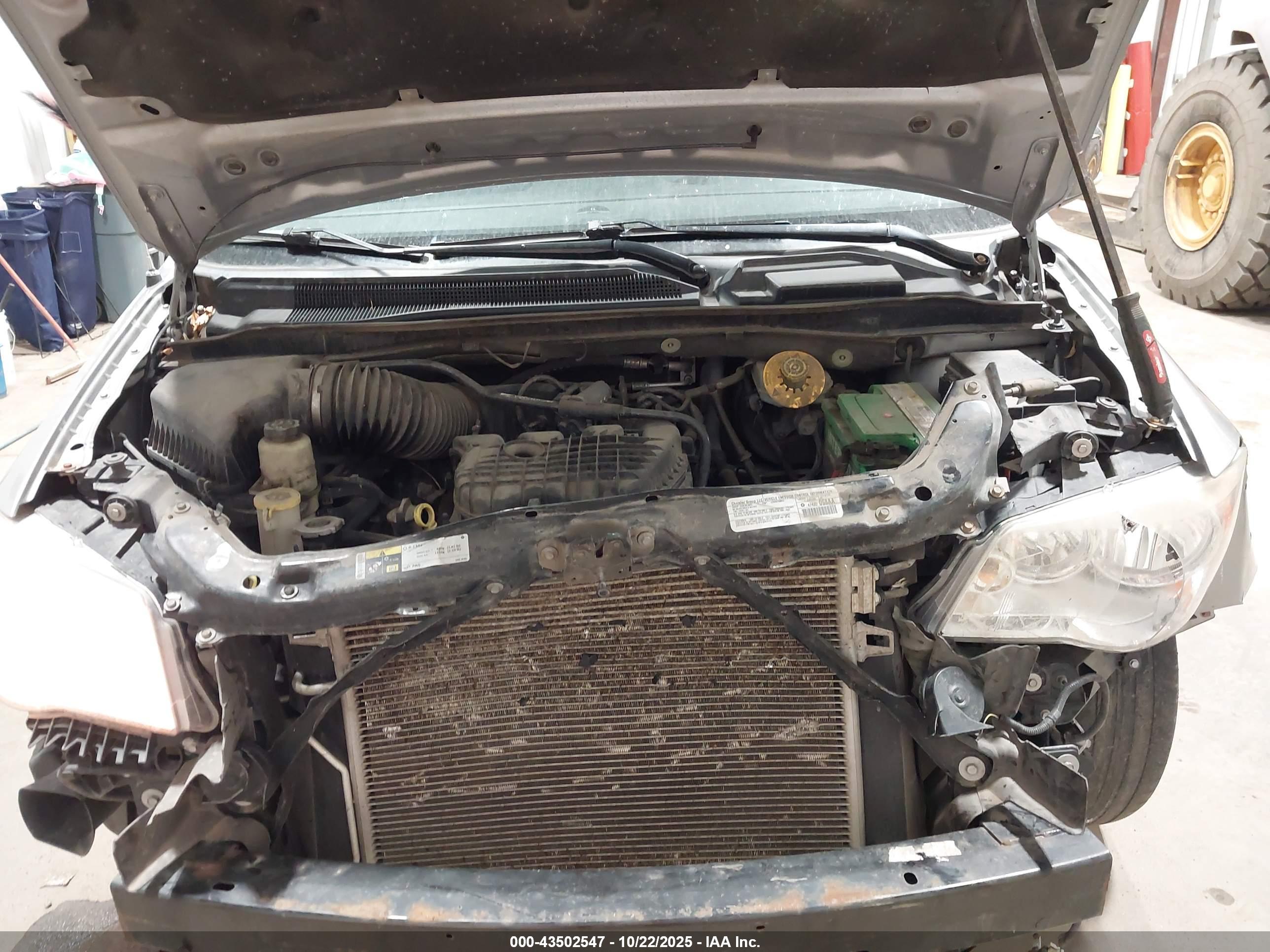 CHRYSLER TOWN image 10