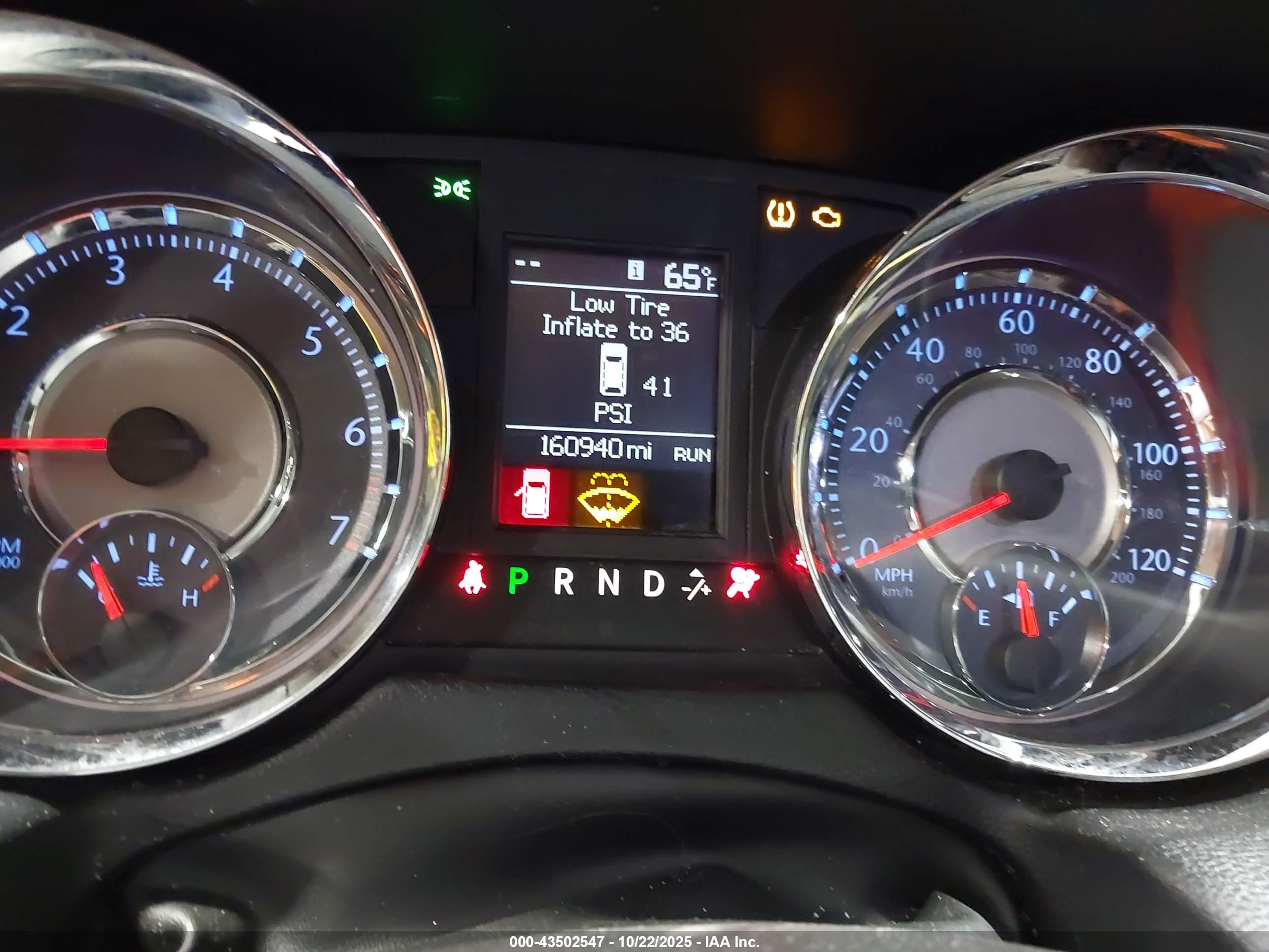 CHRYSLER TOWN image 7