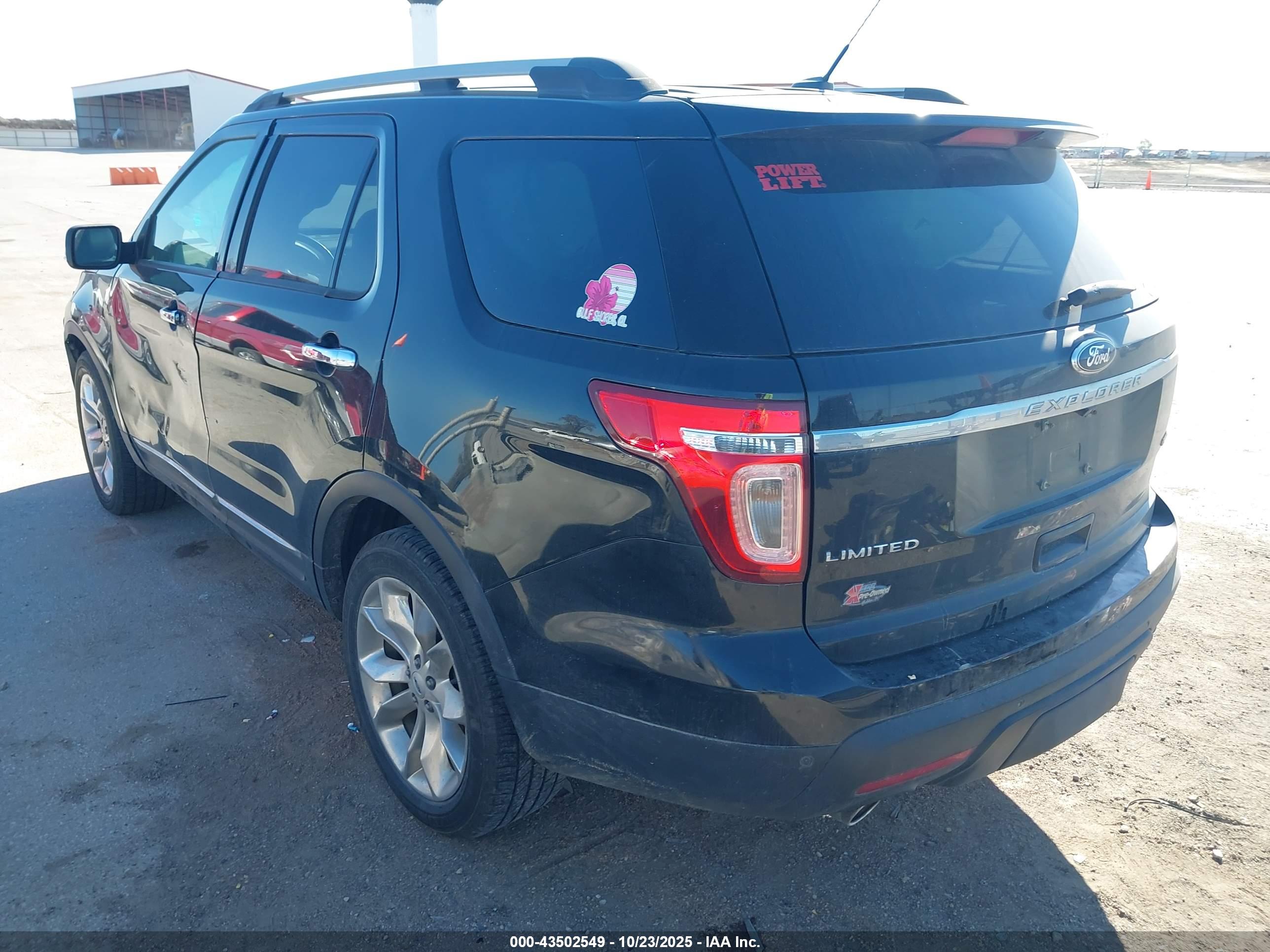 FORD EXPLORER image 3