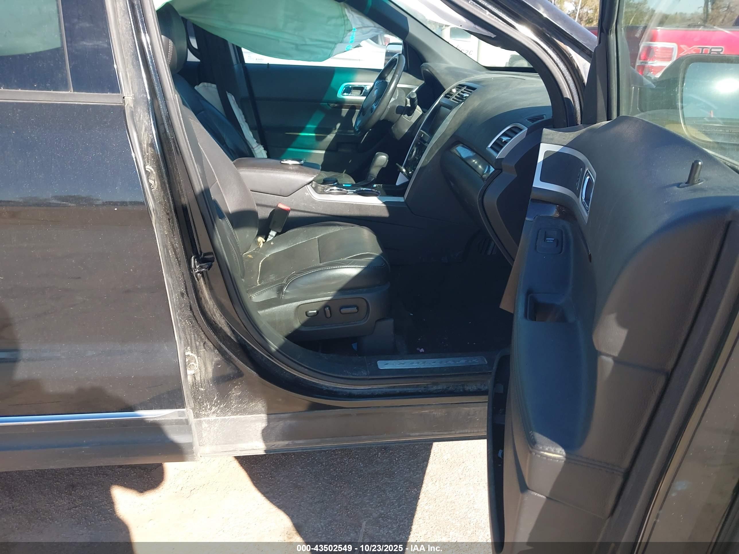 FORD EXPLORER image 5
