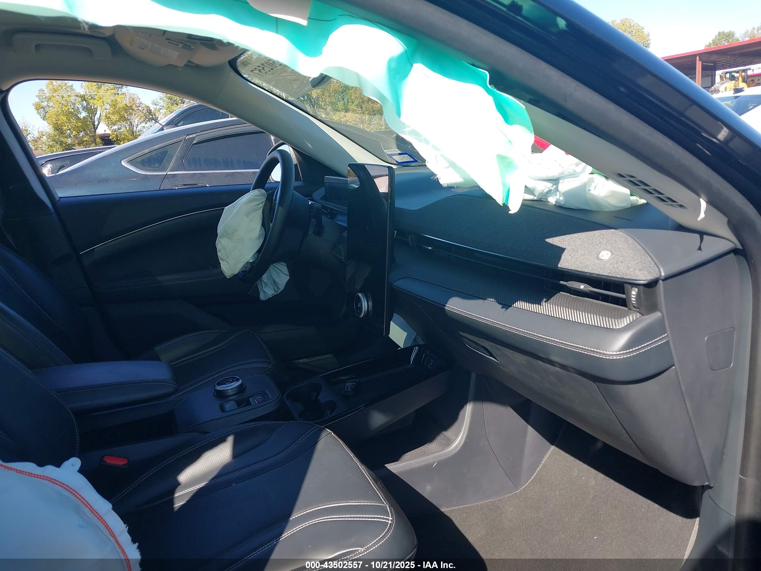 FORD MUSTANG image 5