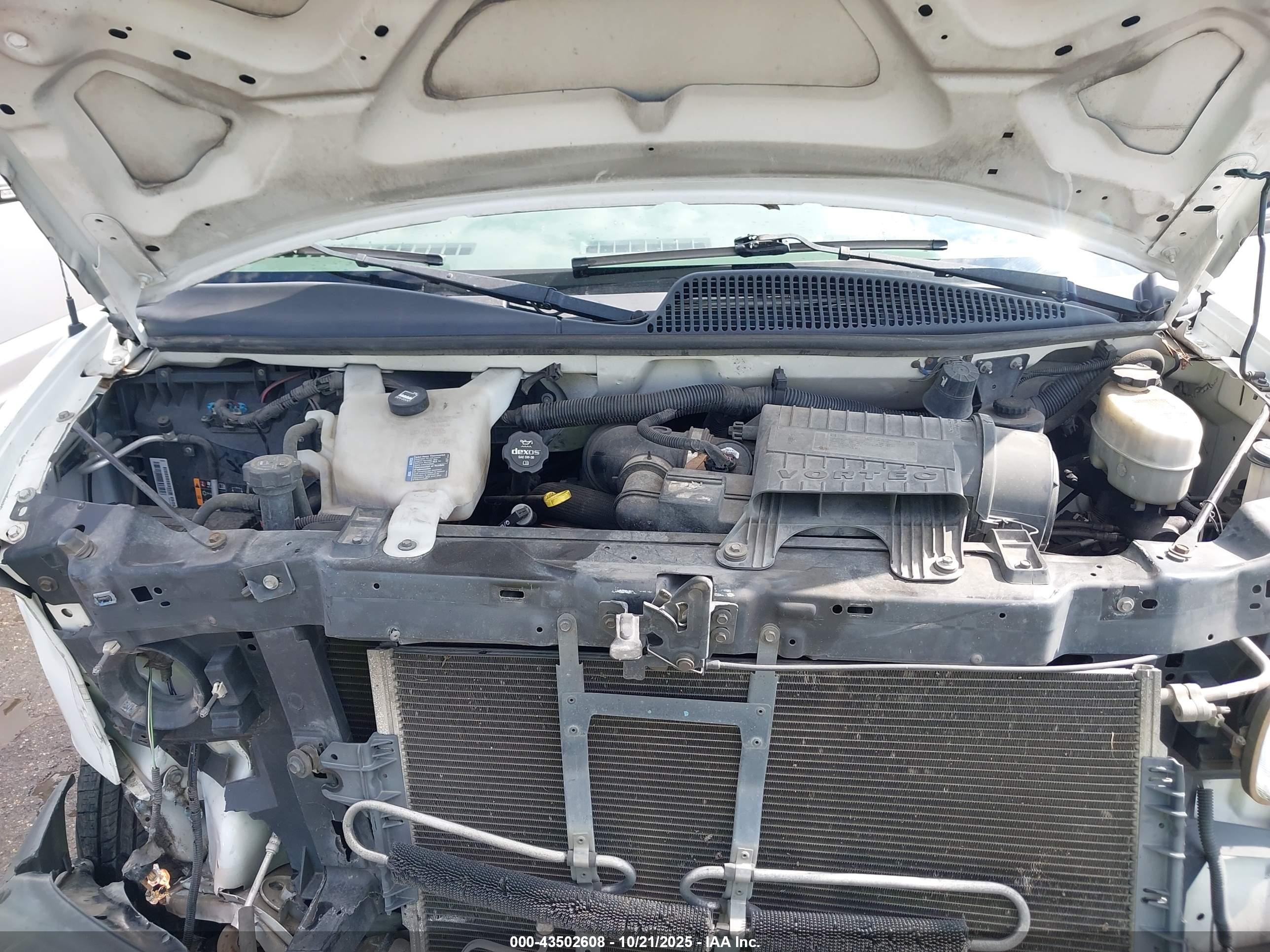CHEVROLET EXPRESS image 10