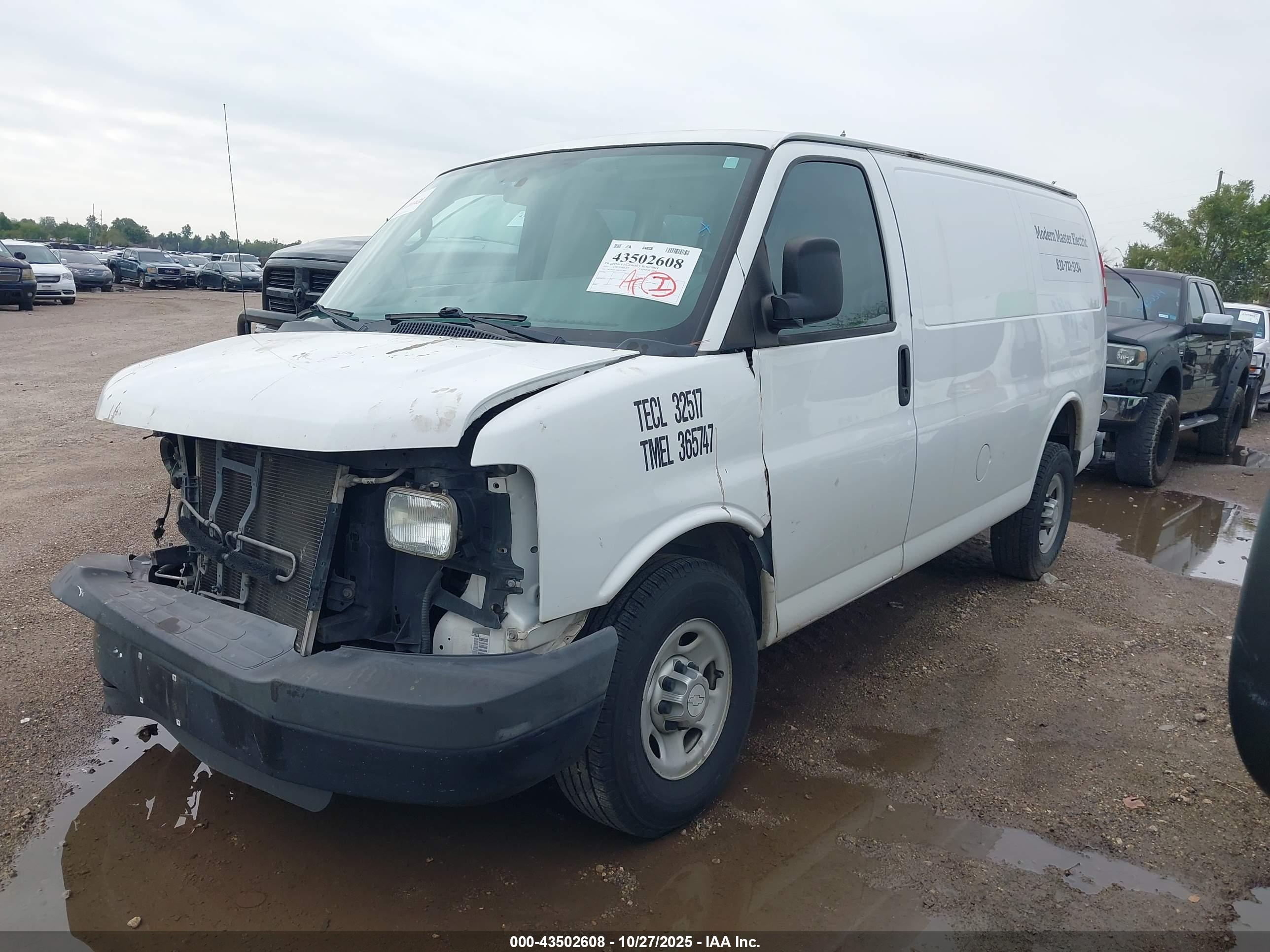 CHEVROLET EXPRESS image 2