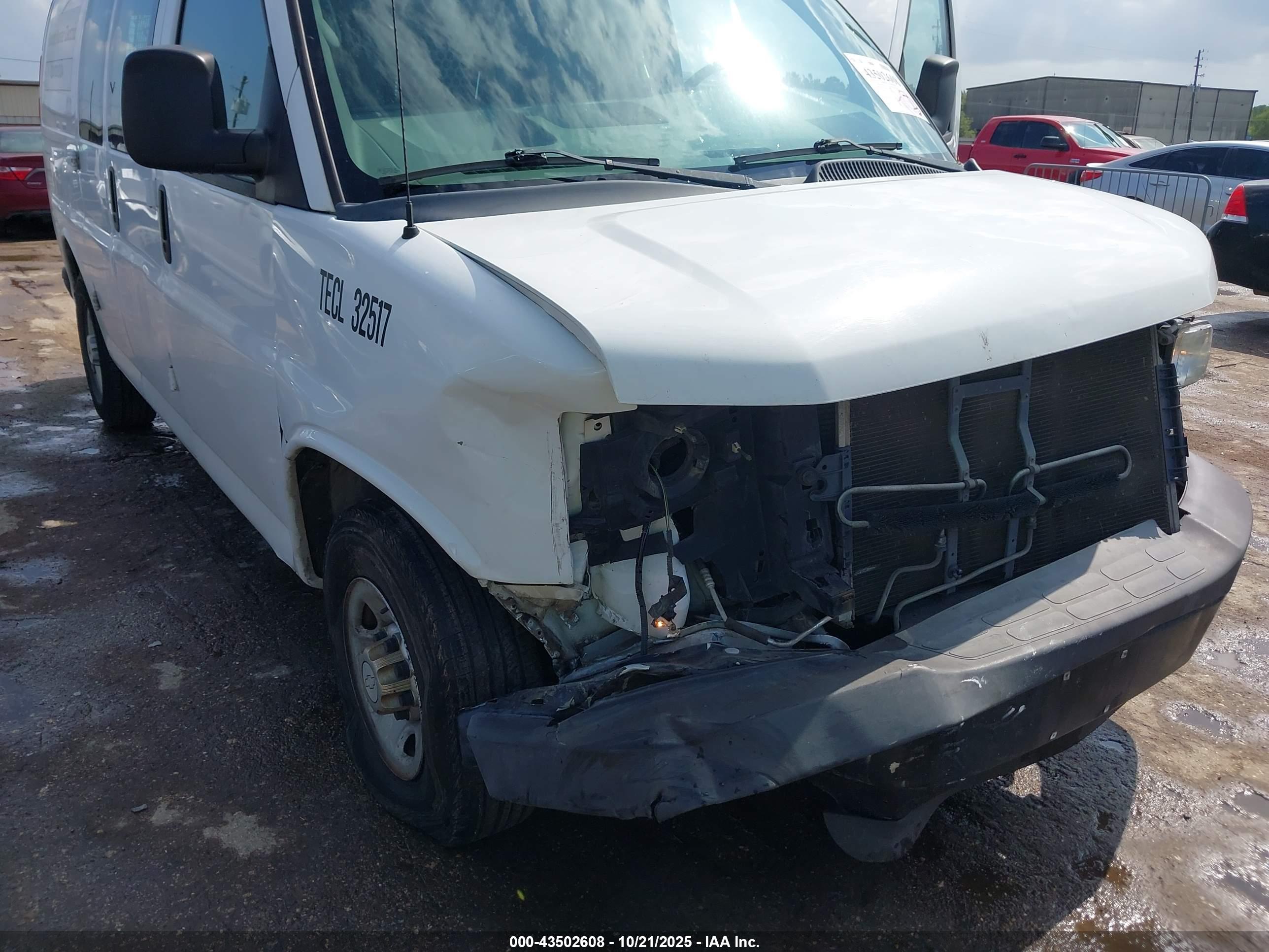 CHEVROLET EXPRESS image 6