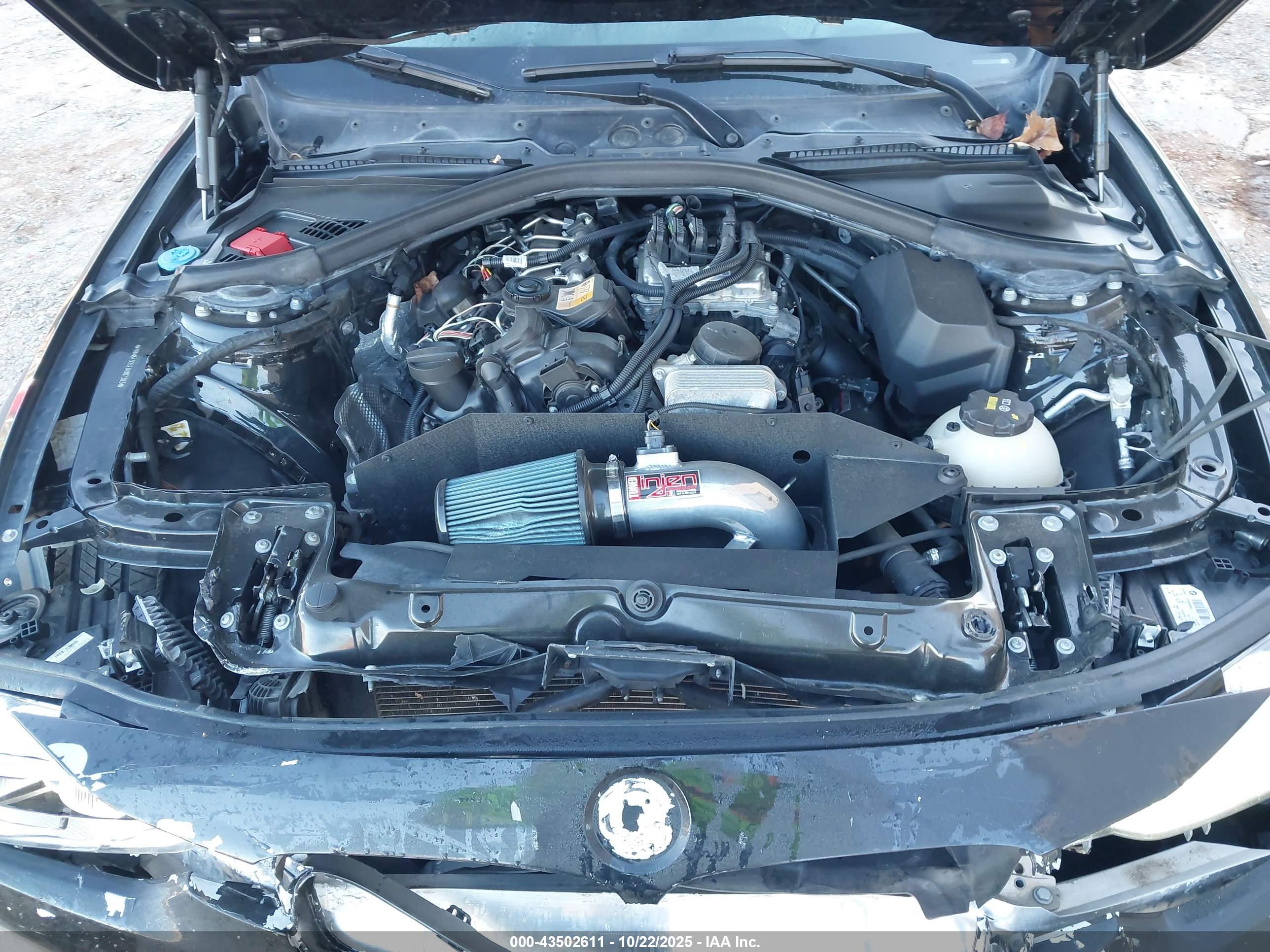 BMW 320I image 10