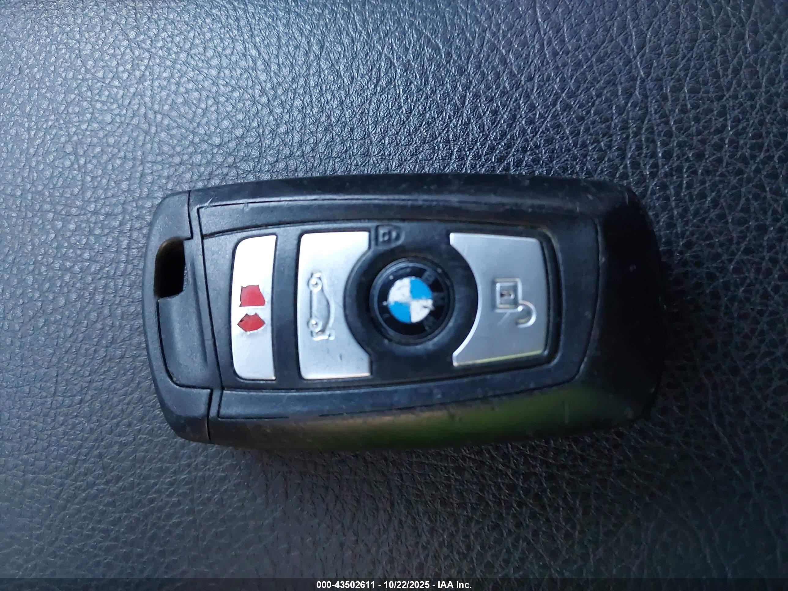 BMW 320I image 11