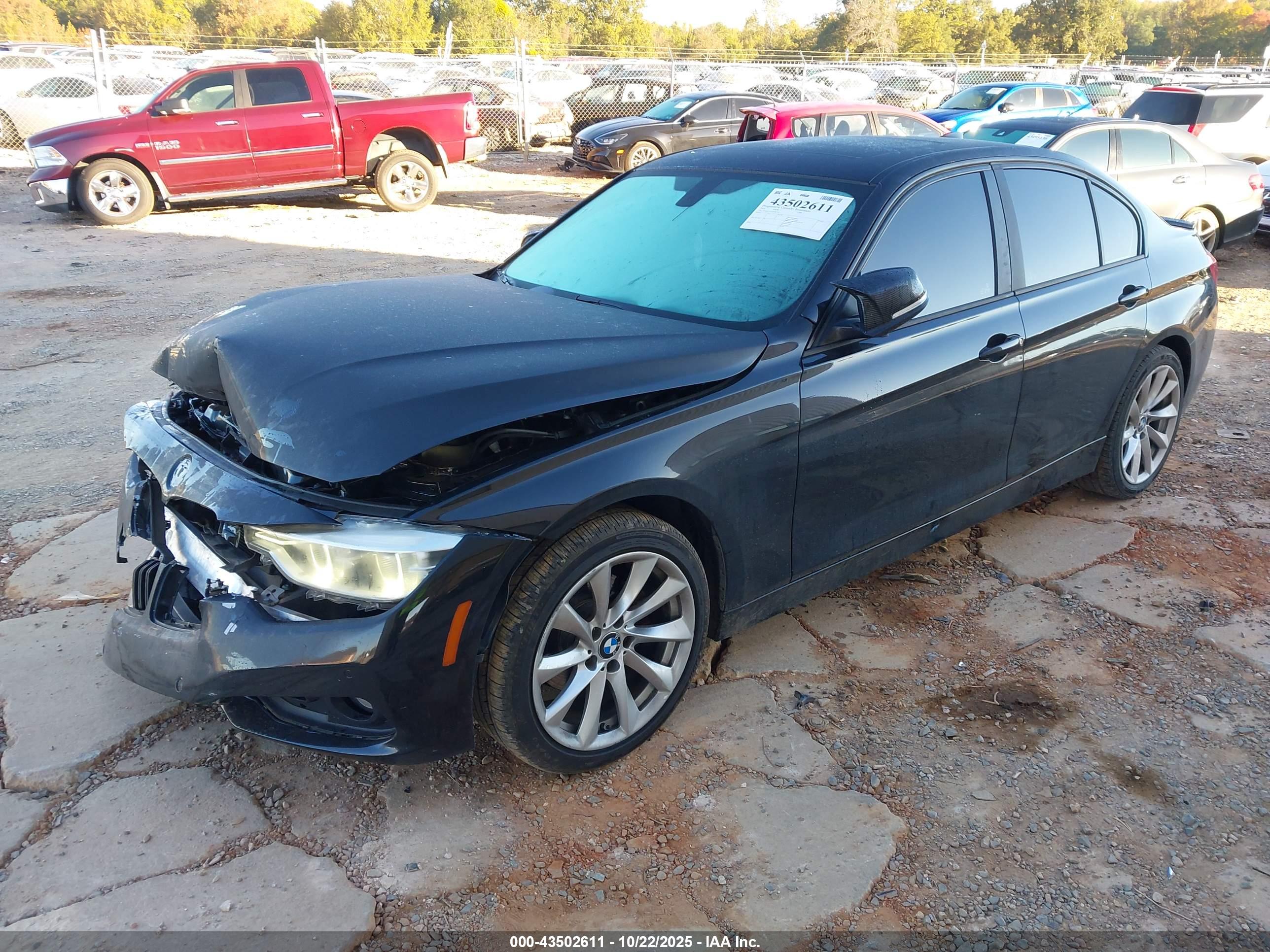 BMW 320I image 2