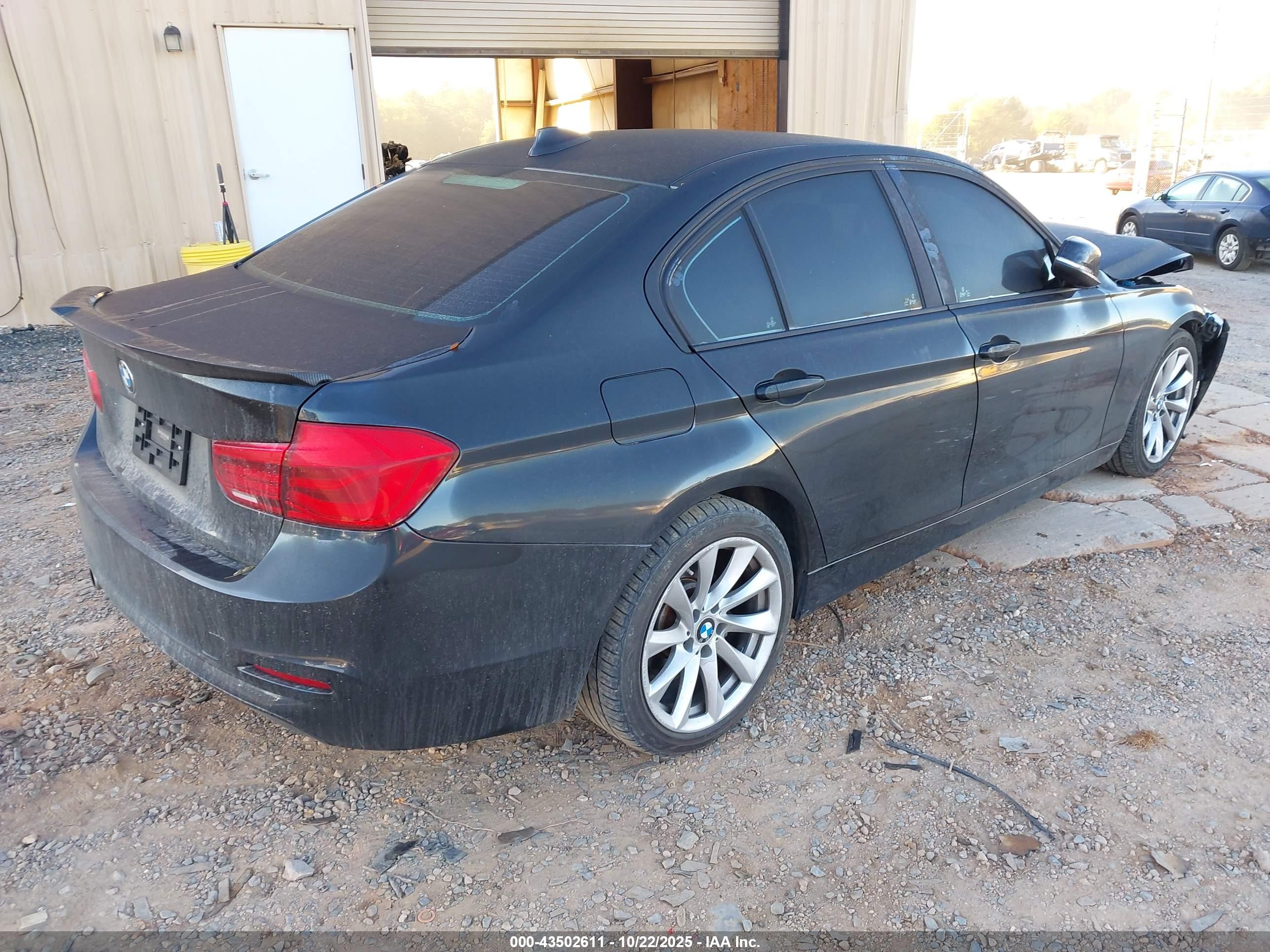 BMW 320I image 4