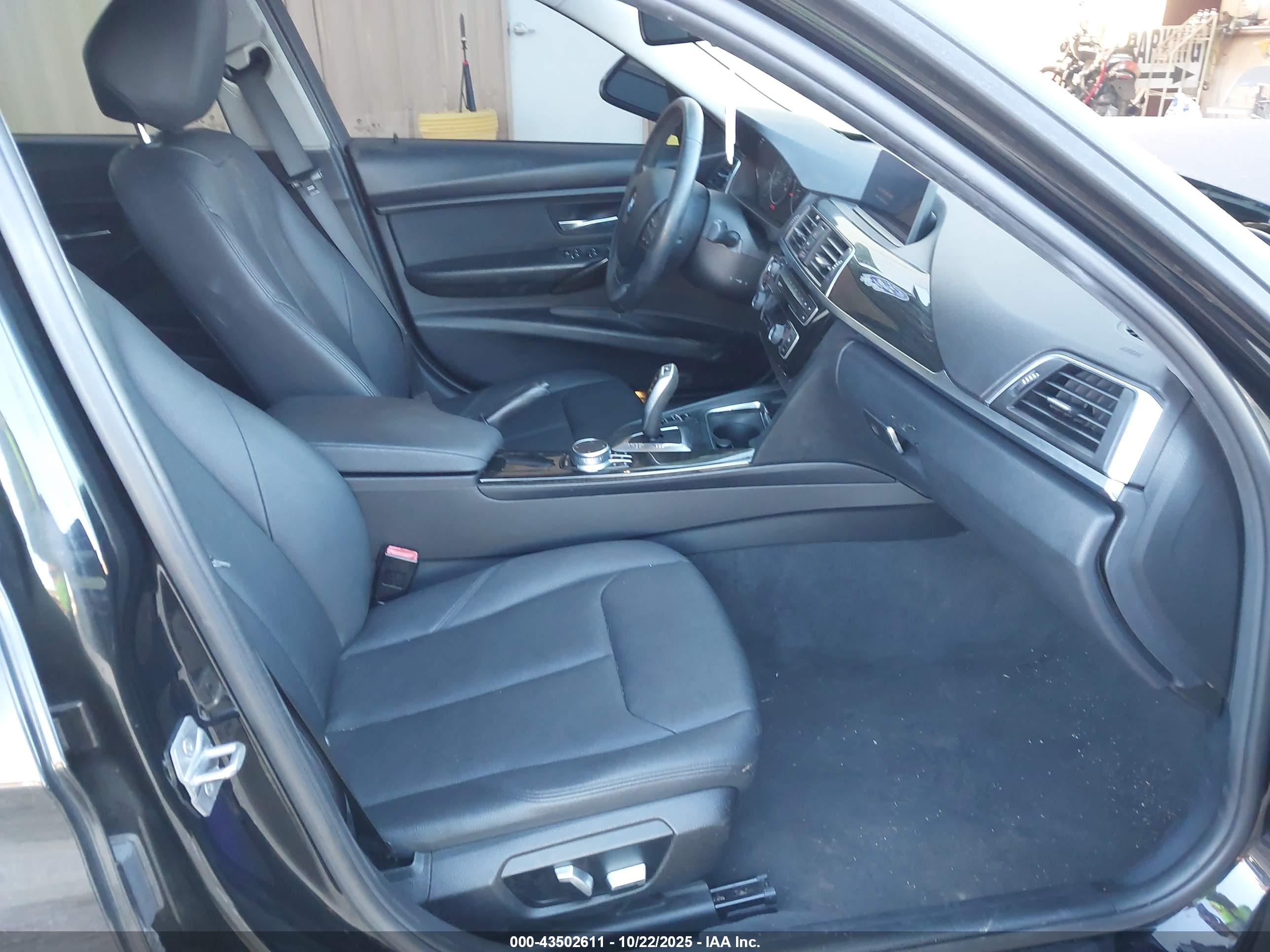 BMW 320I image 5