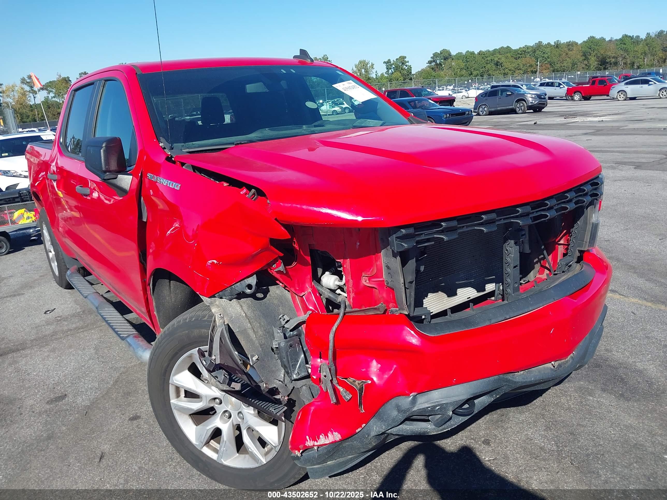 CHEVROLET SILVERADO image 6