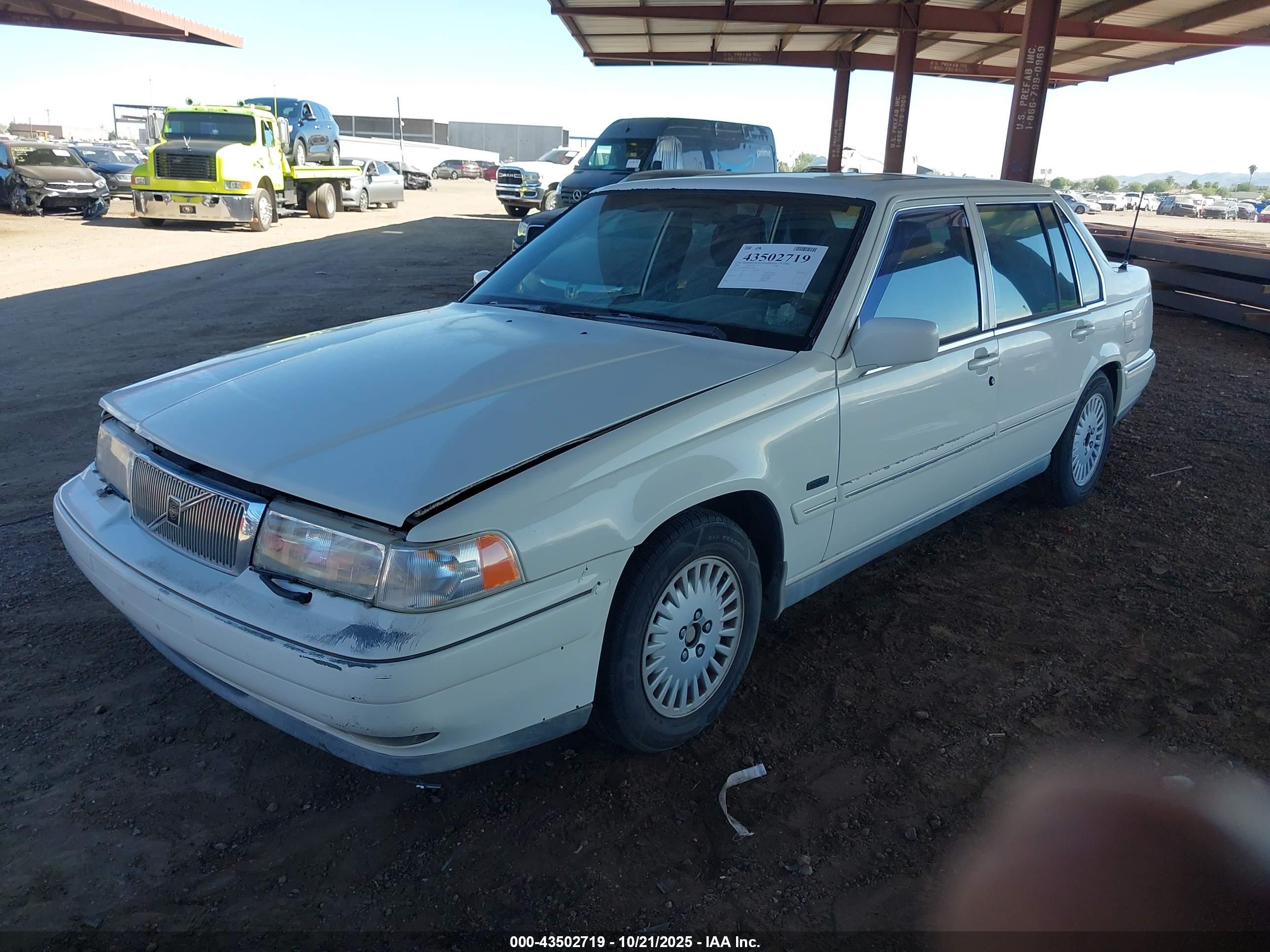 VOLVO S90 image 2