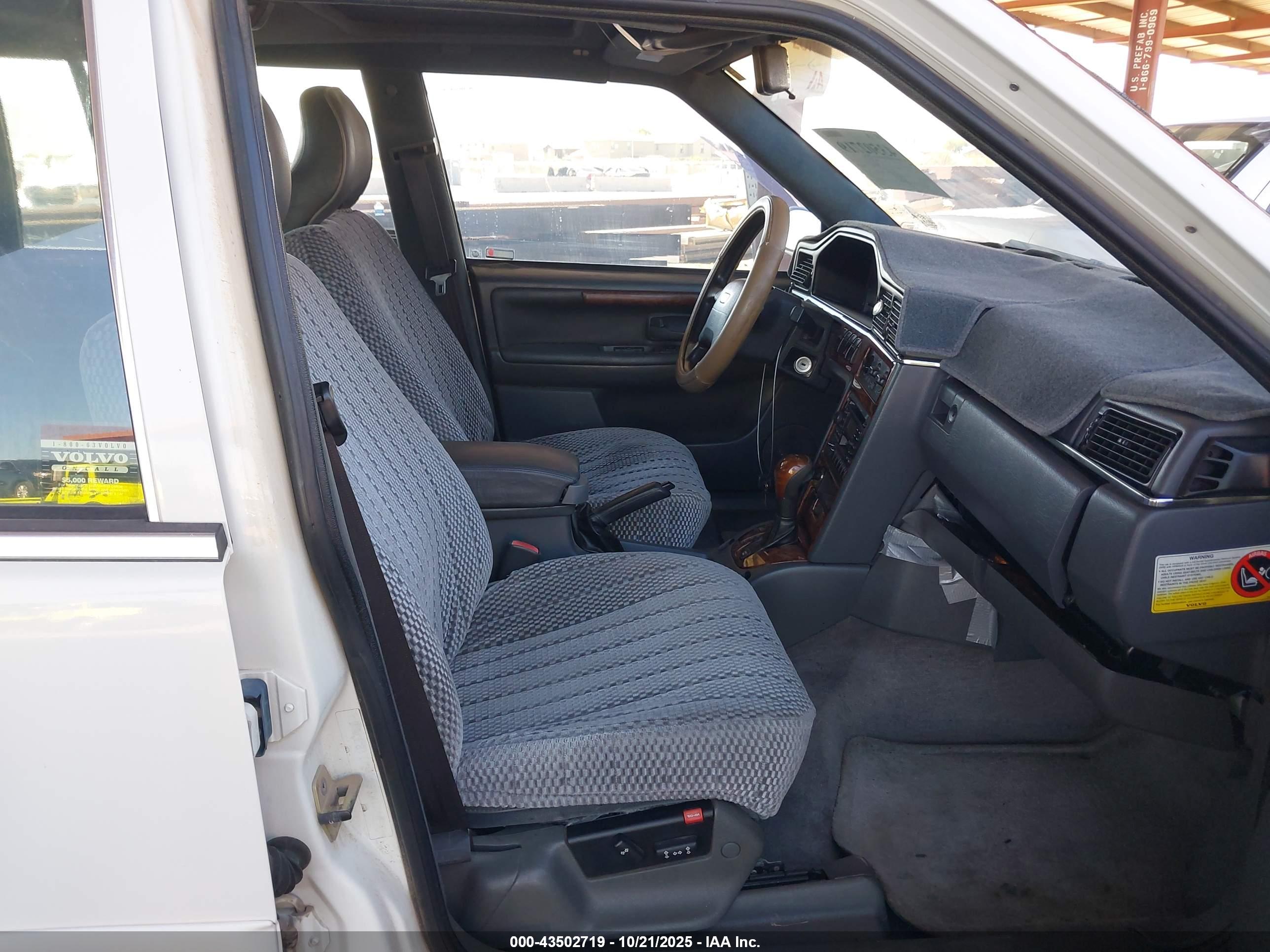 VOLVO S90 image 5