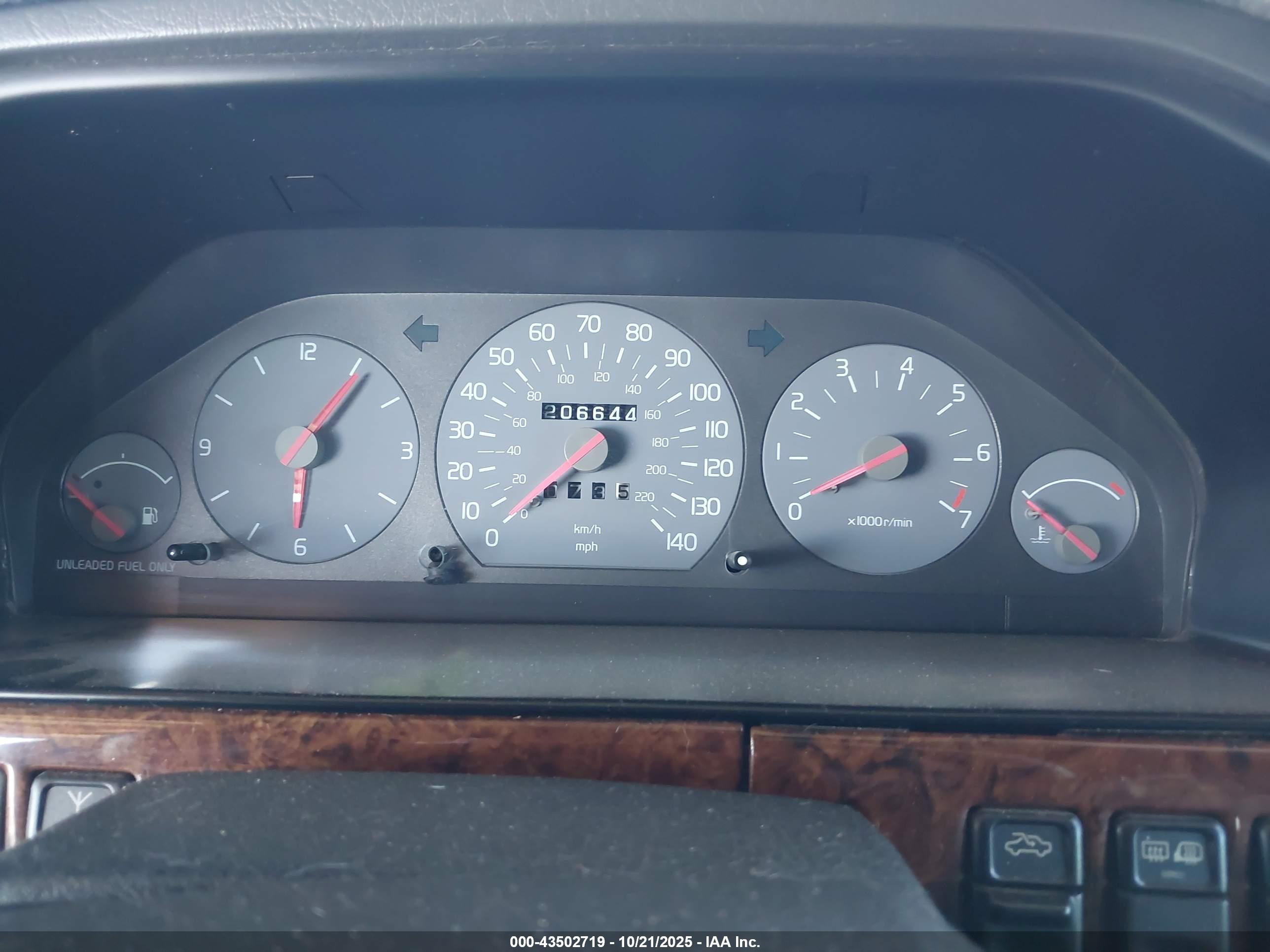 VOLVO S90 image 7