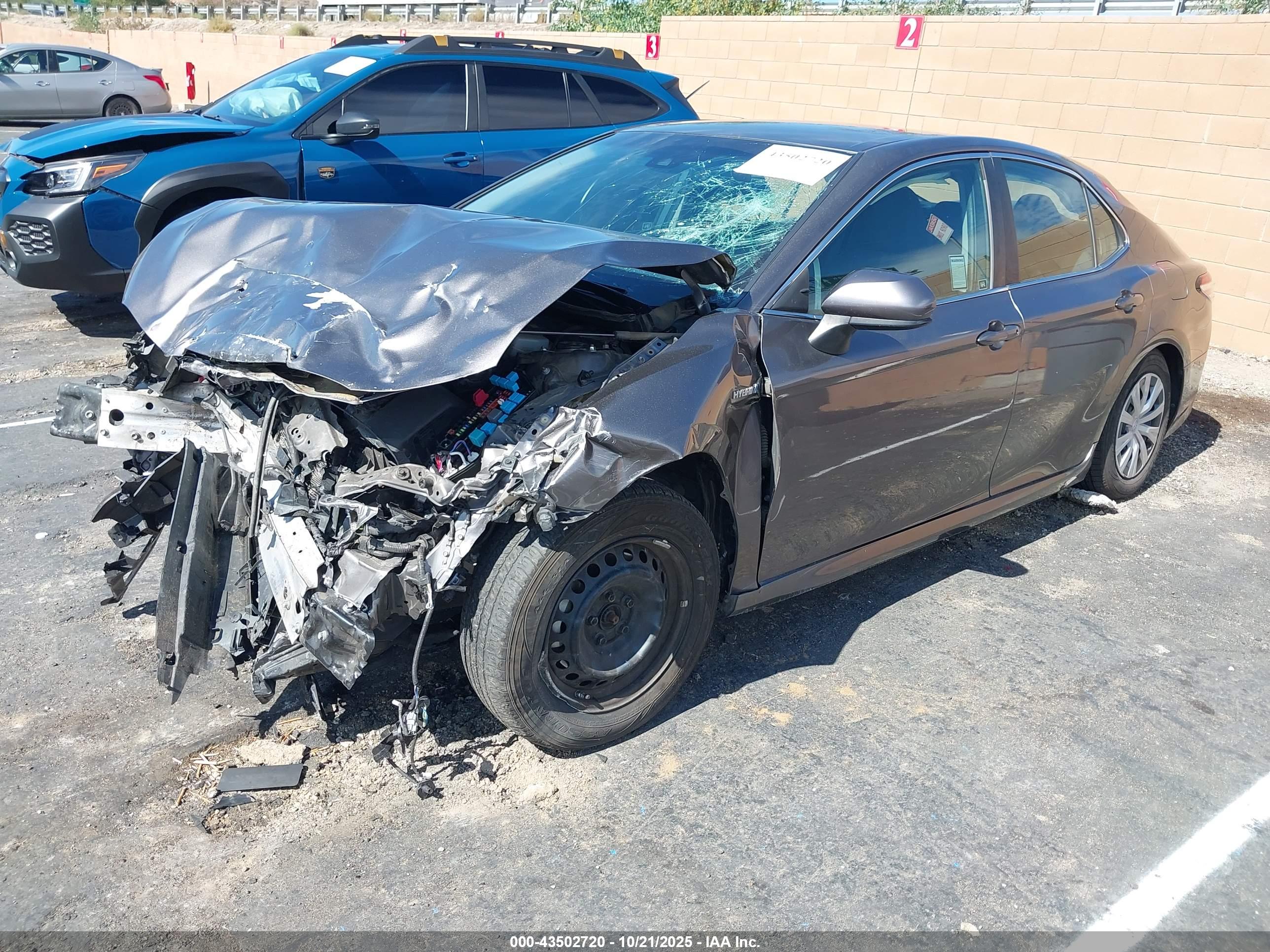 TOYOTA CAMRY image 2