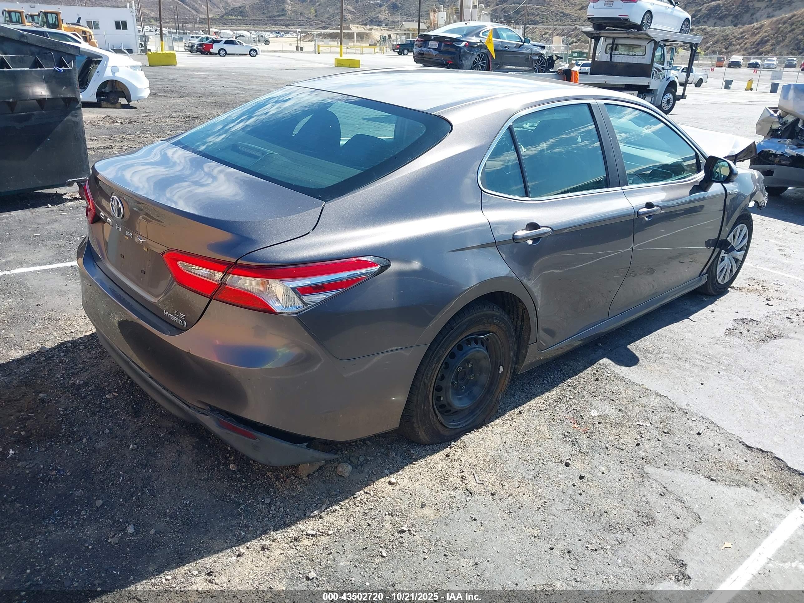TOYOTA CAMRY image 4