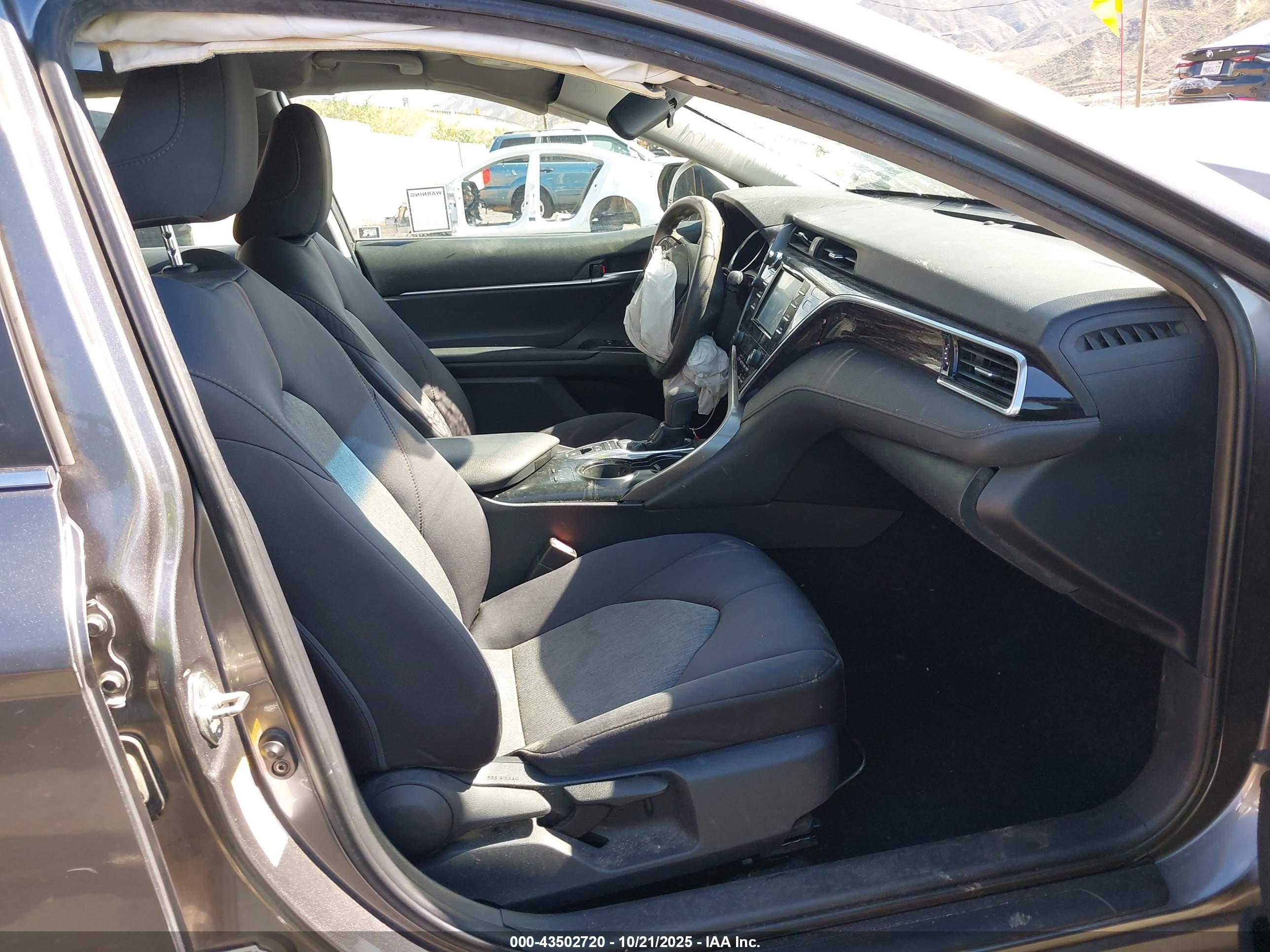 TOYOTA CAMRY image 5
