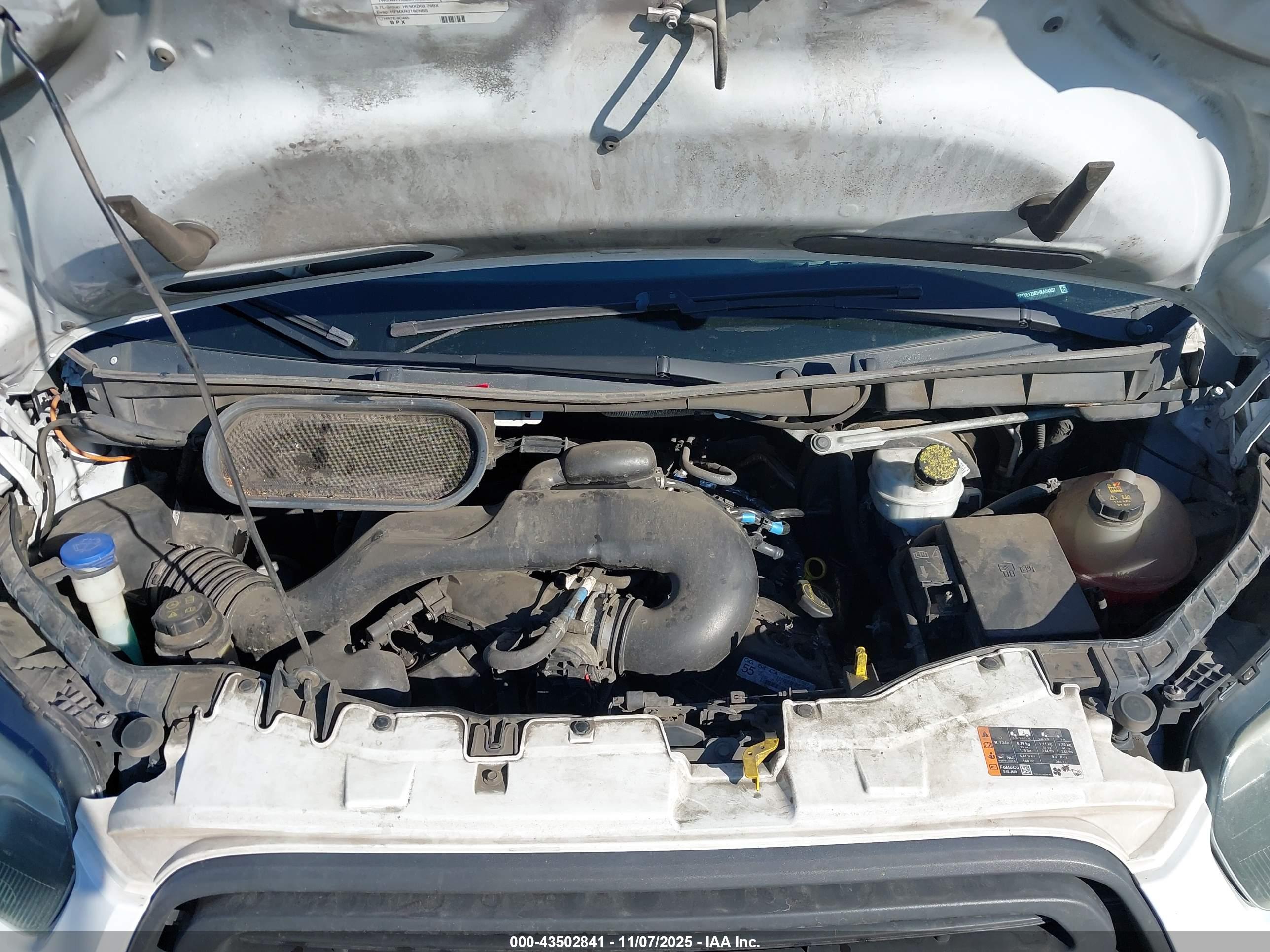 FORD TRANSIT-150 image 10