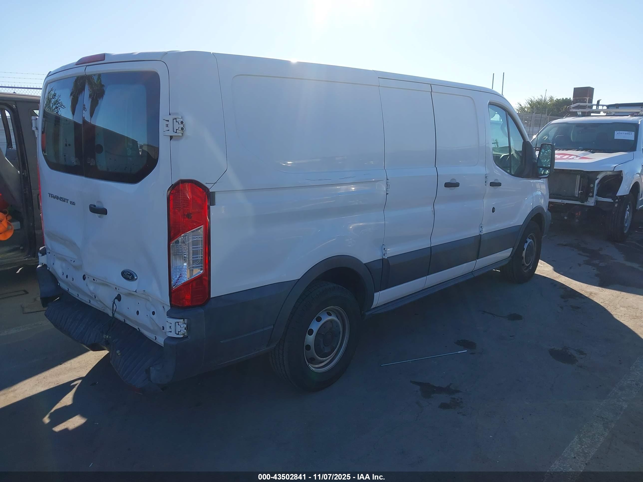 FORD TRANSIT-150 image 4