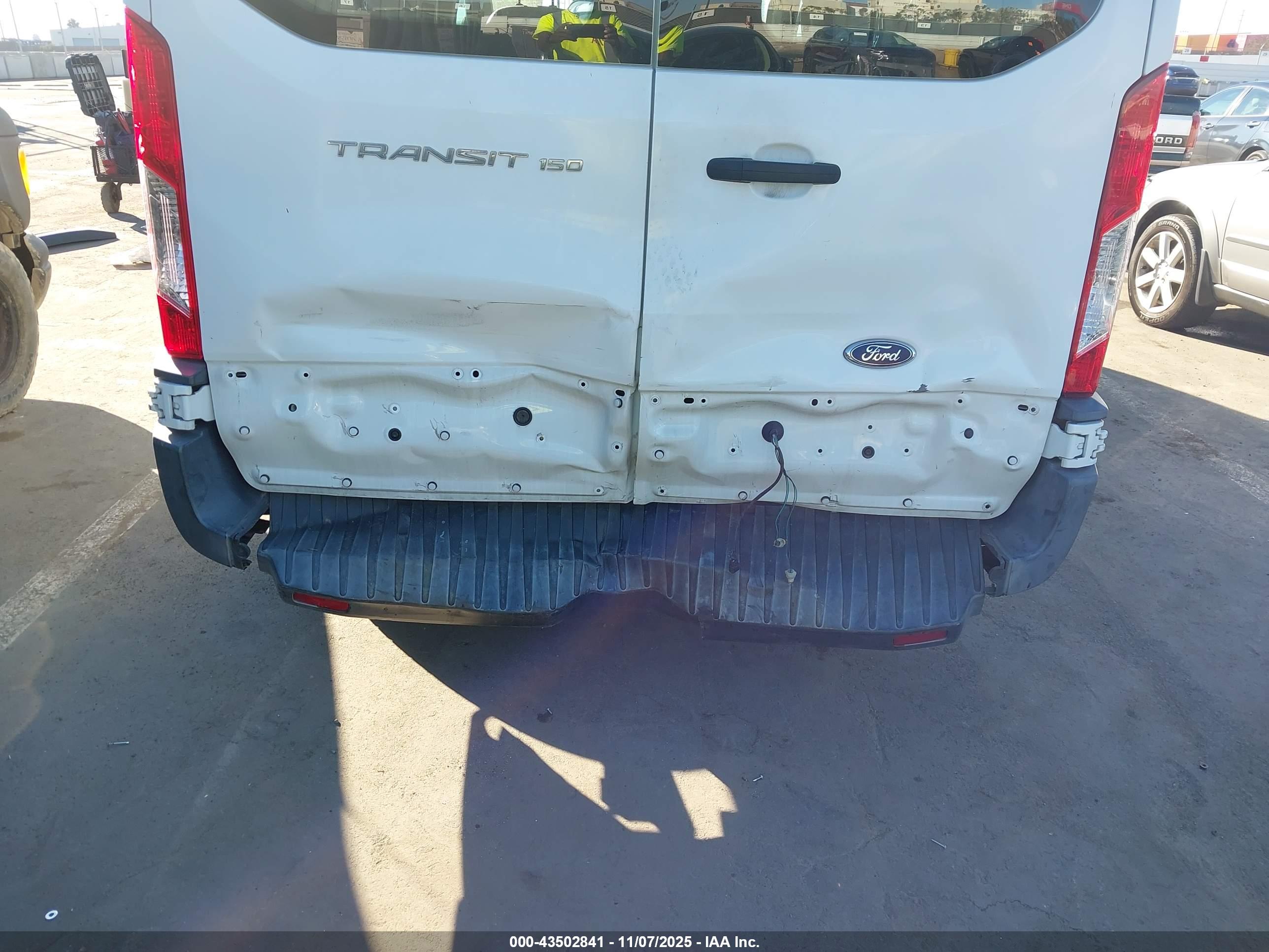 FORD TRANSIT-150 image 6