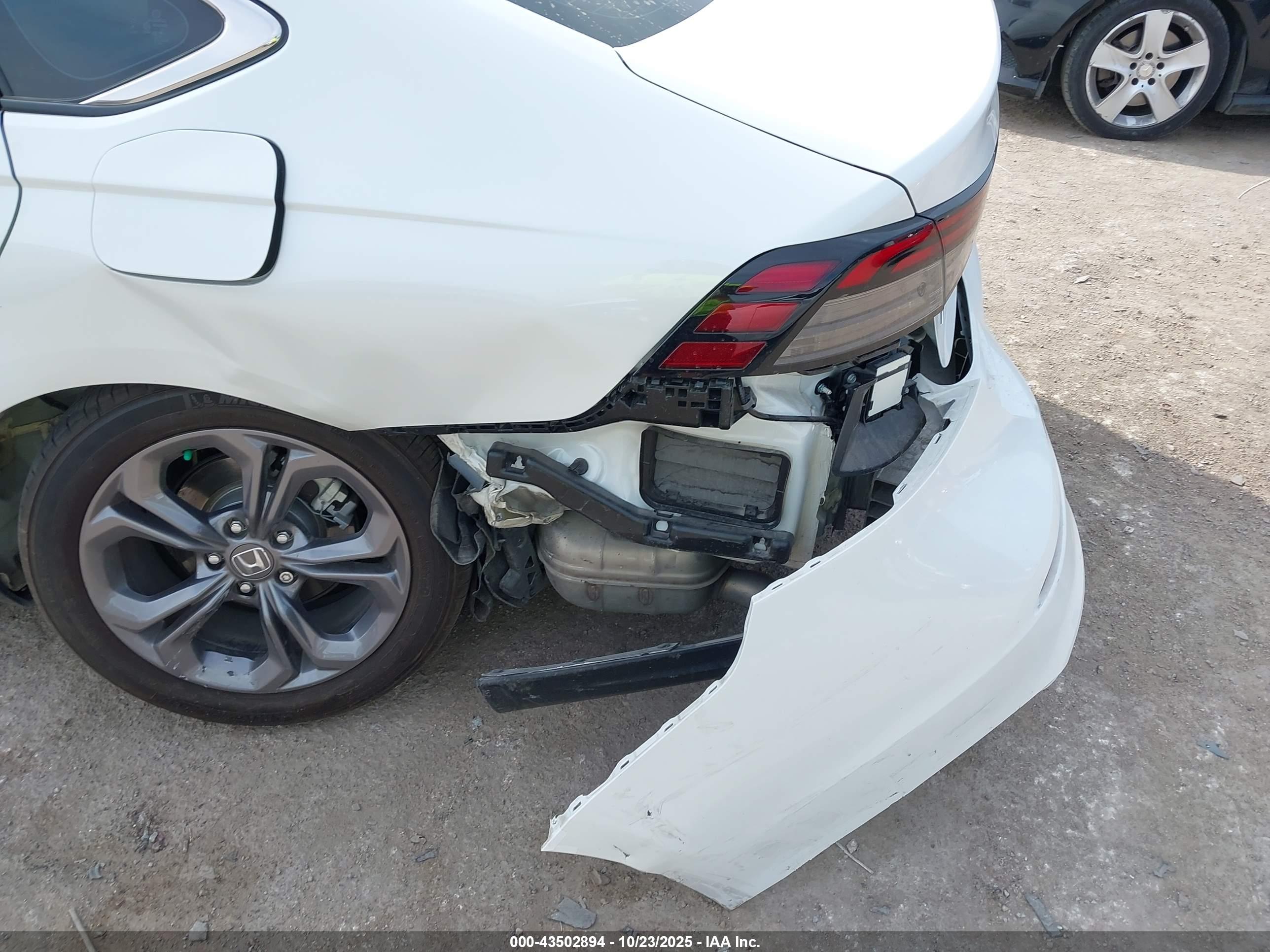 HONDA ACCORD image 6
