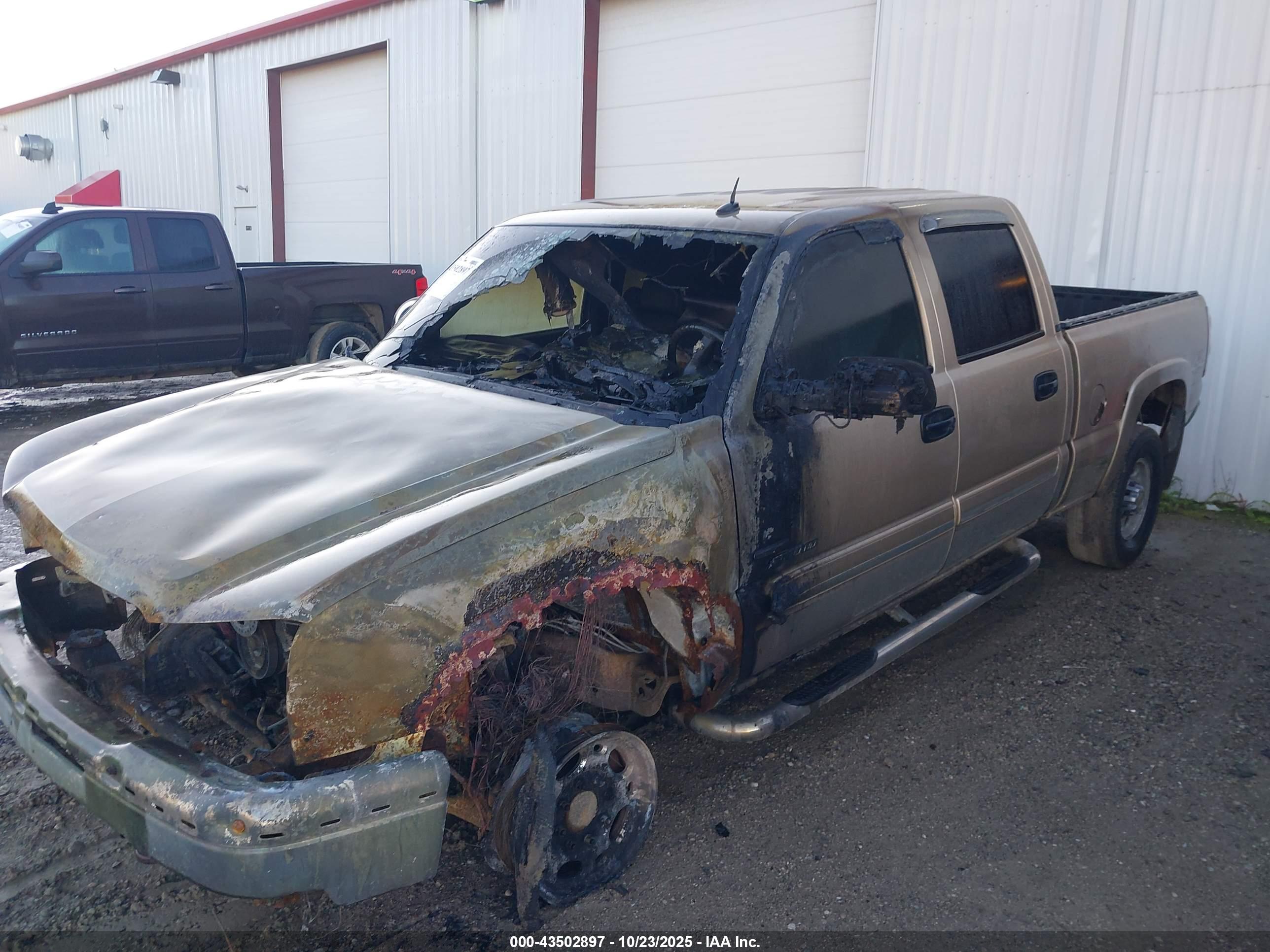CHEVROLET SILVERADO image 2