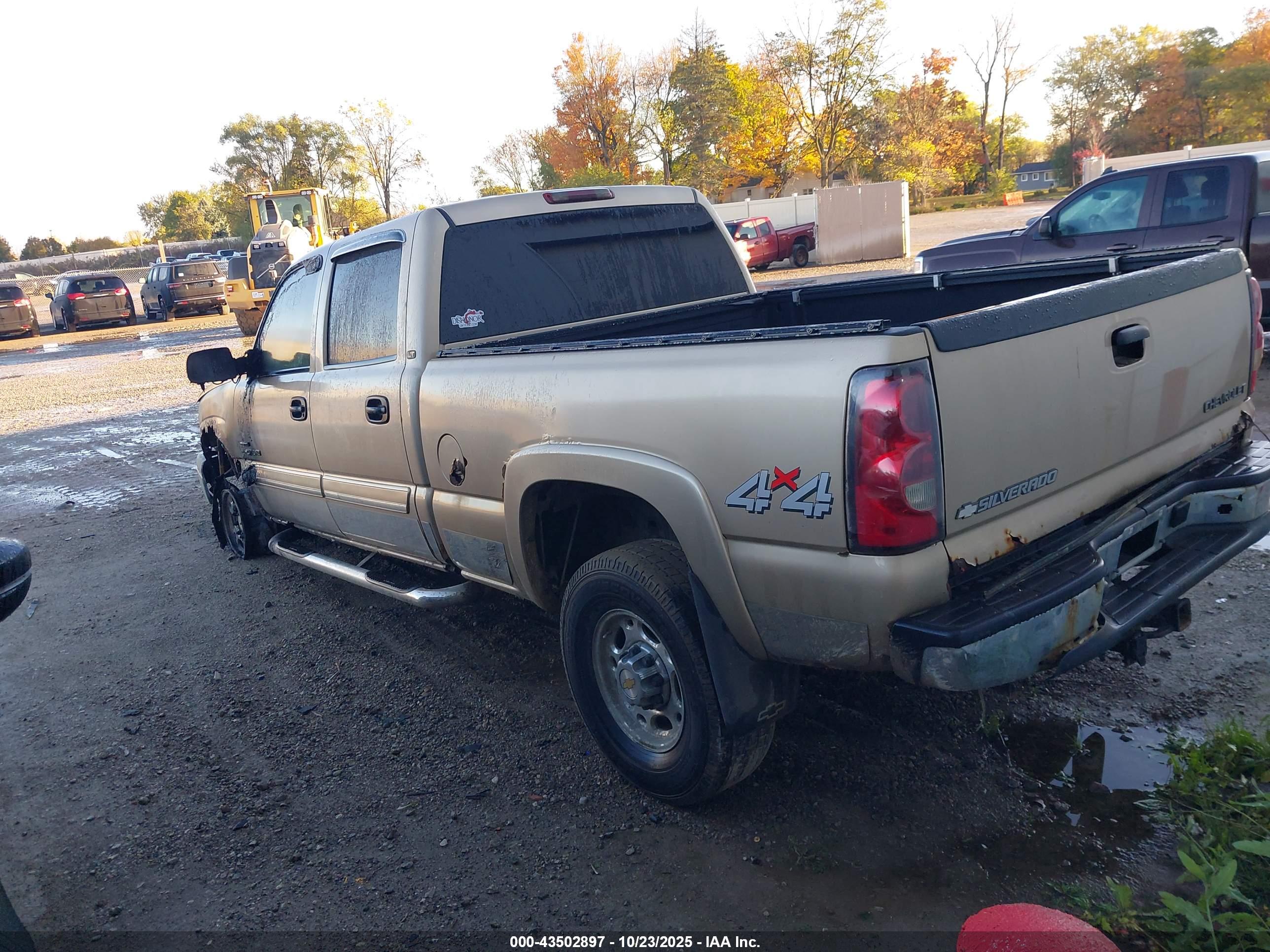 CHEVROLET SILVERADO image 3