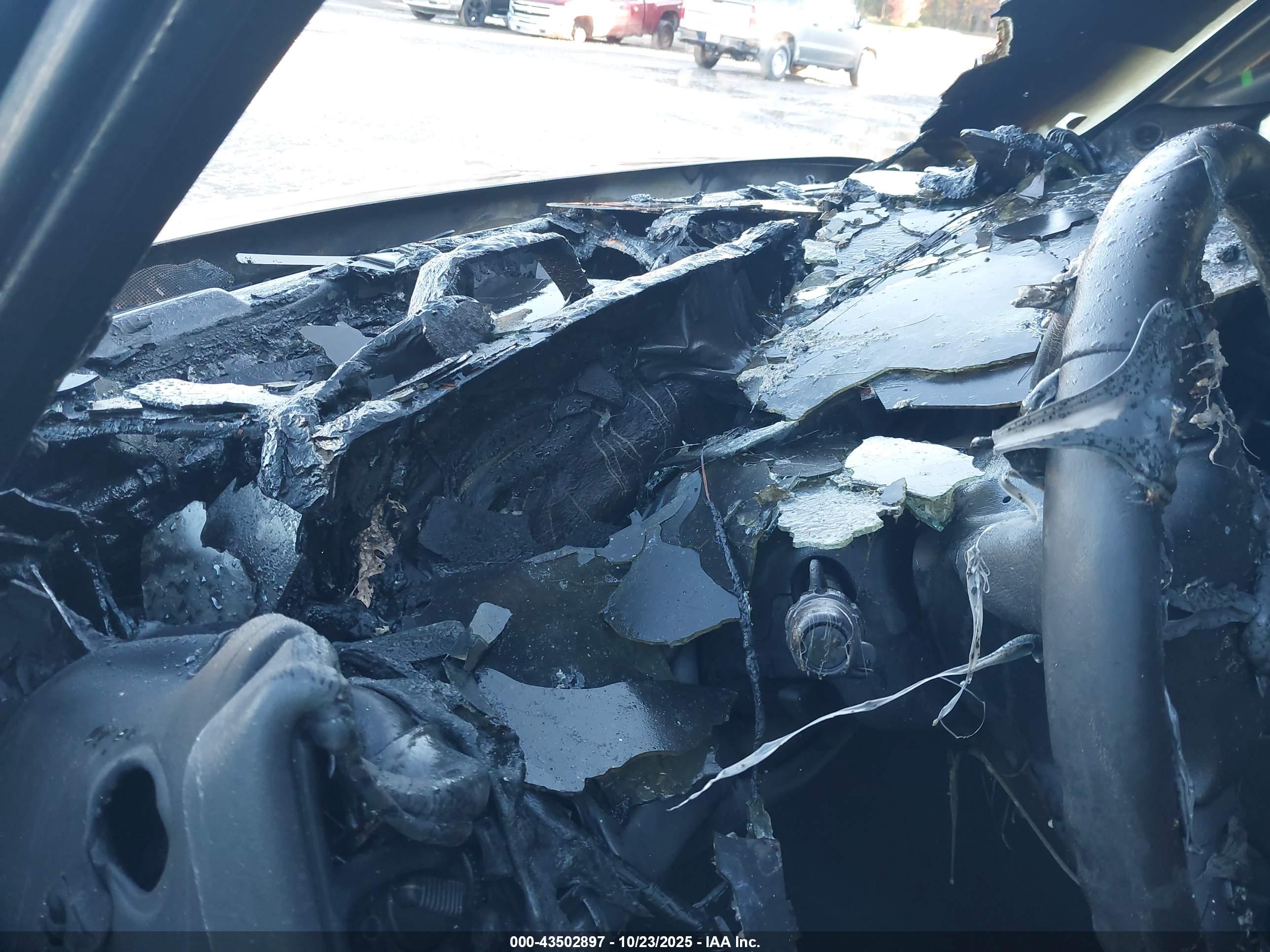 CHEVROLET SILVERADO image 7