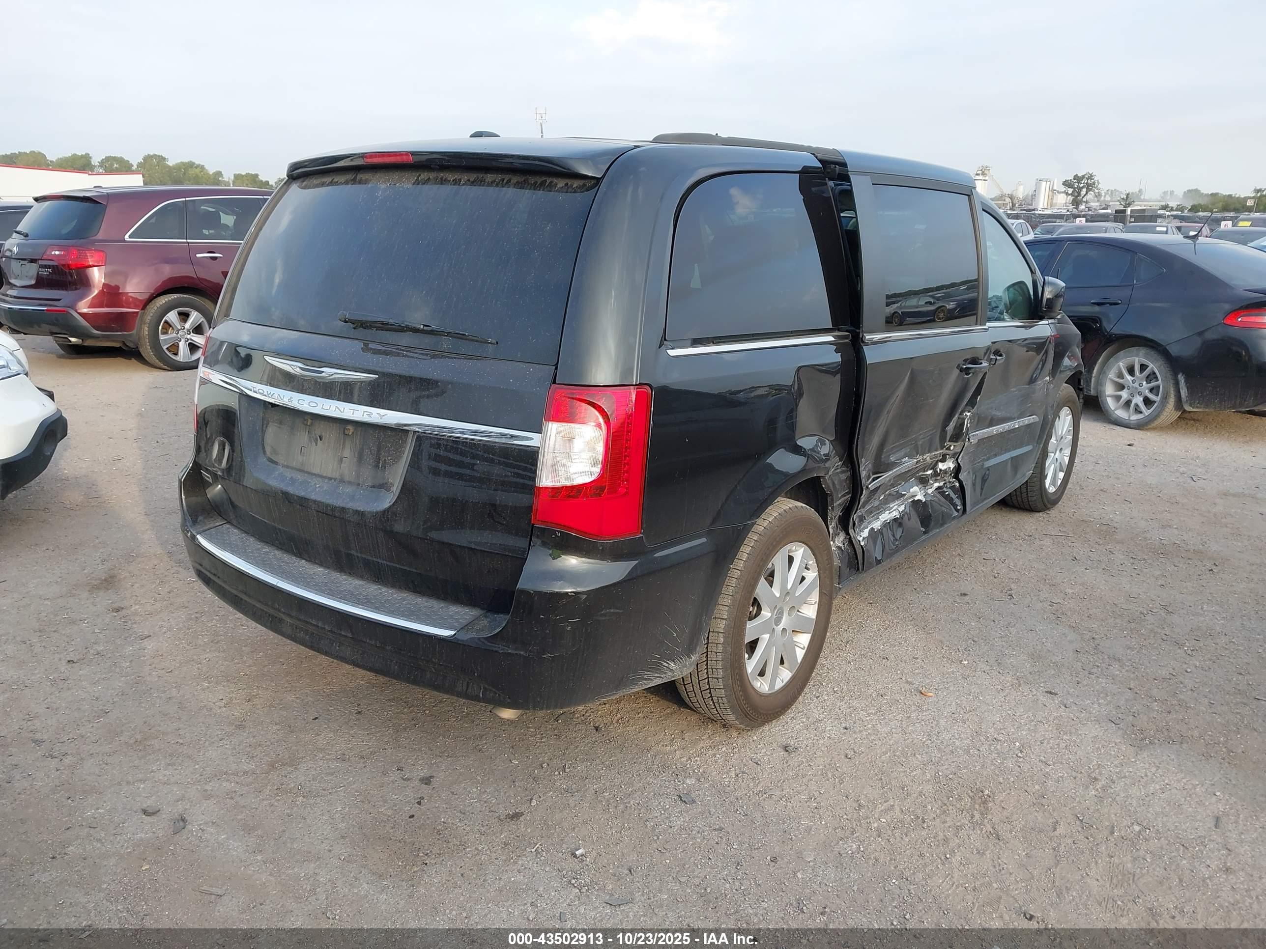CHRYSLER TOWN image 4
