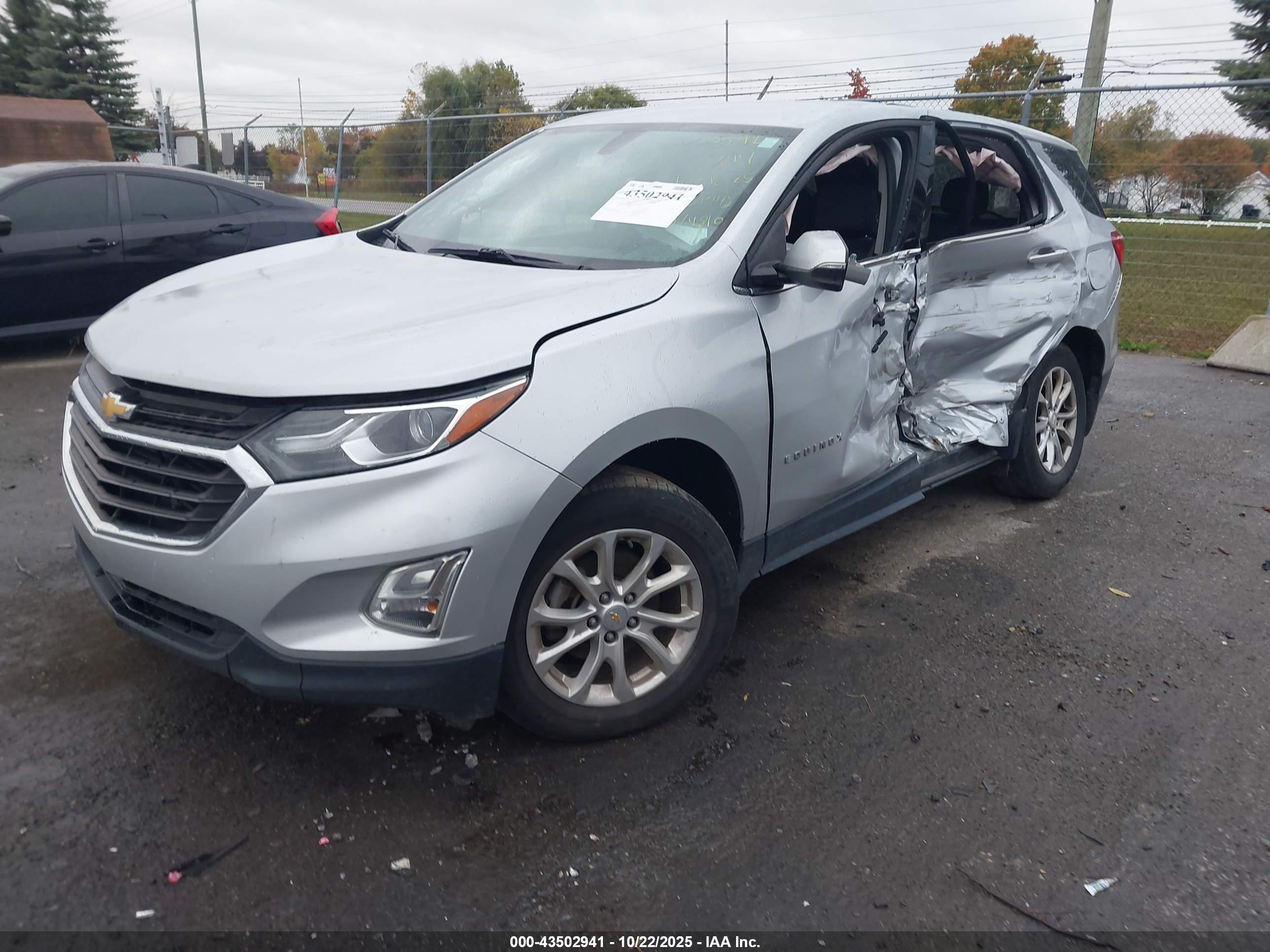 CHEVROLET EQUINOX image 2