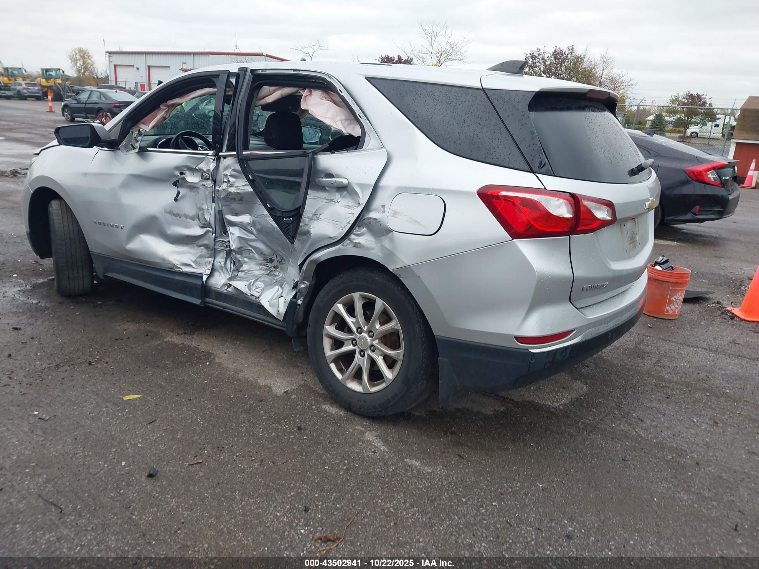 CHEVROLET EQUINOX image 3