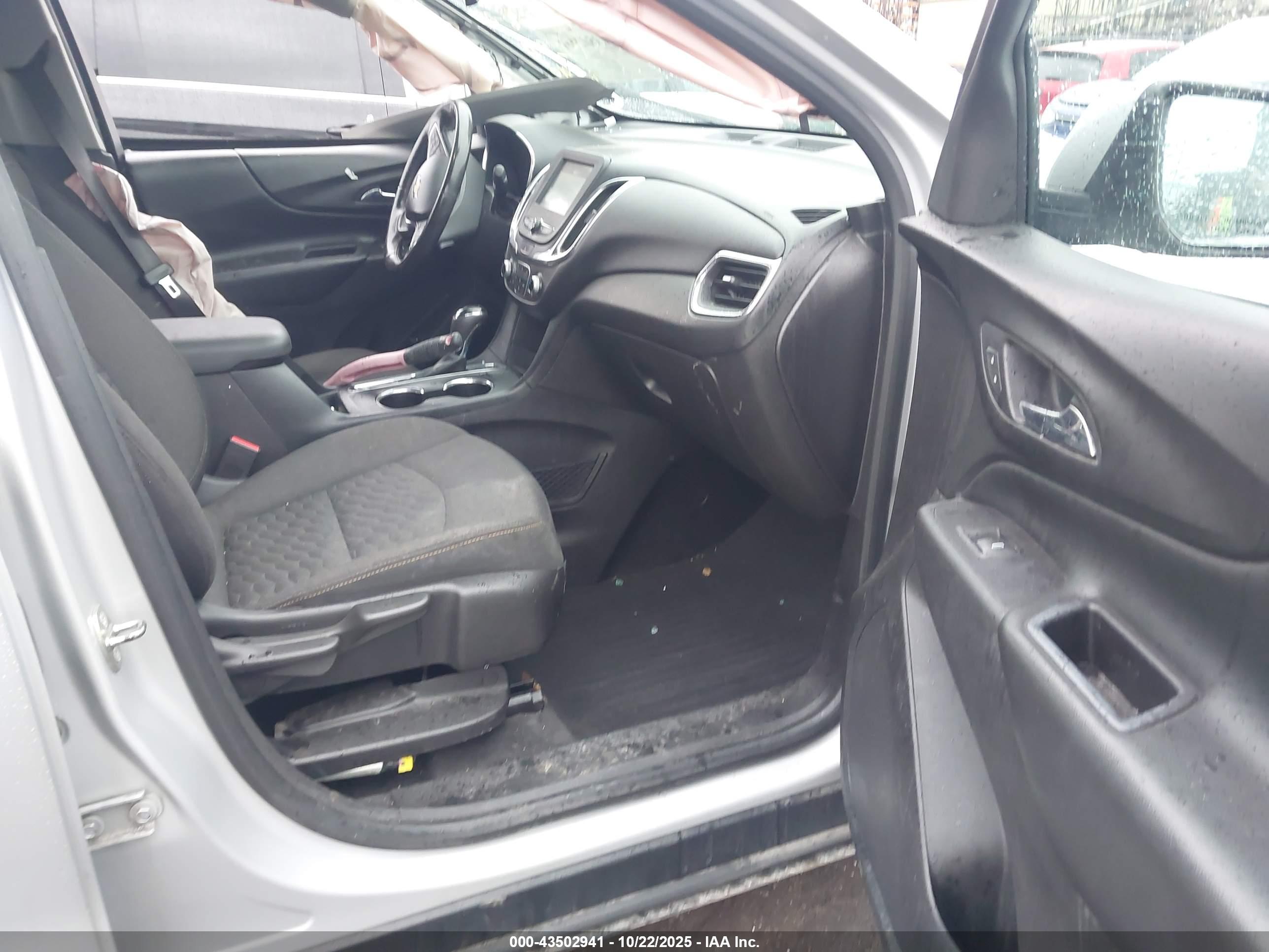 CHEVROLET EQUINOX image 5