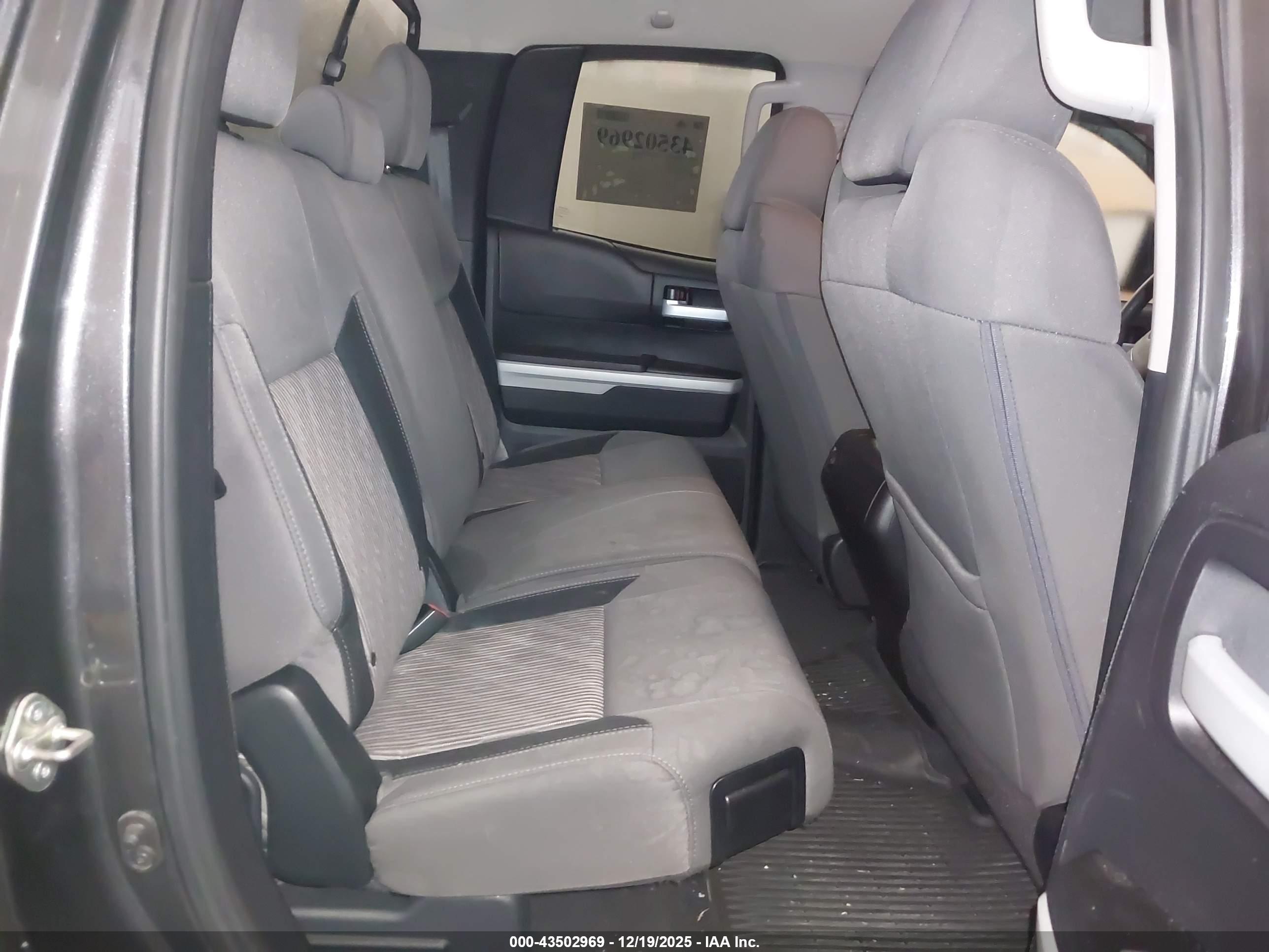 TOYOTA TUNDRA image 8