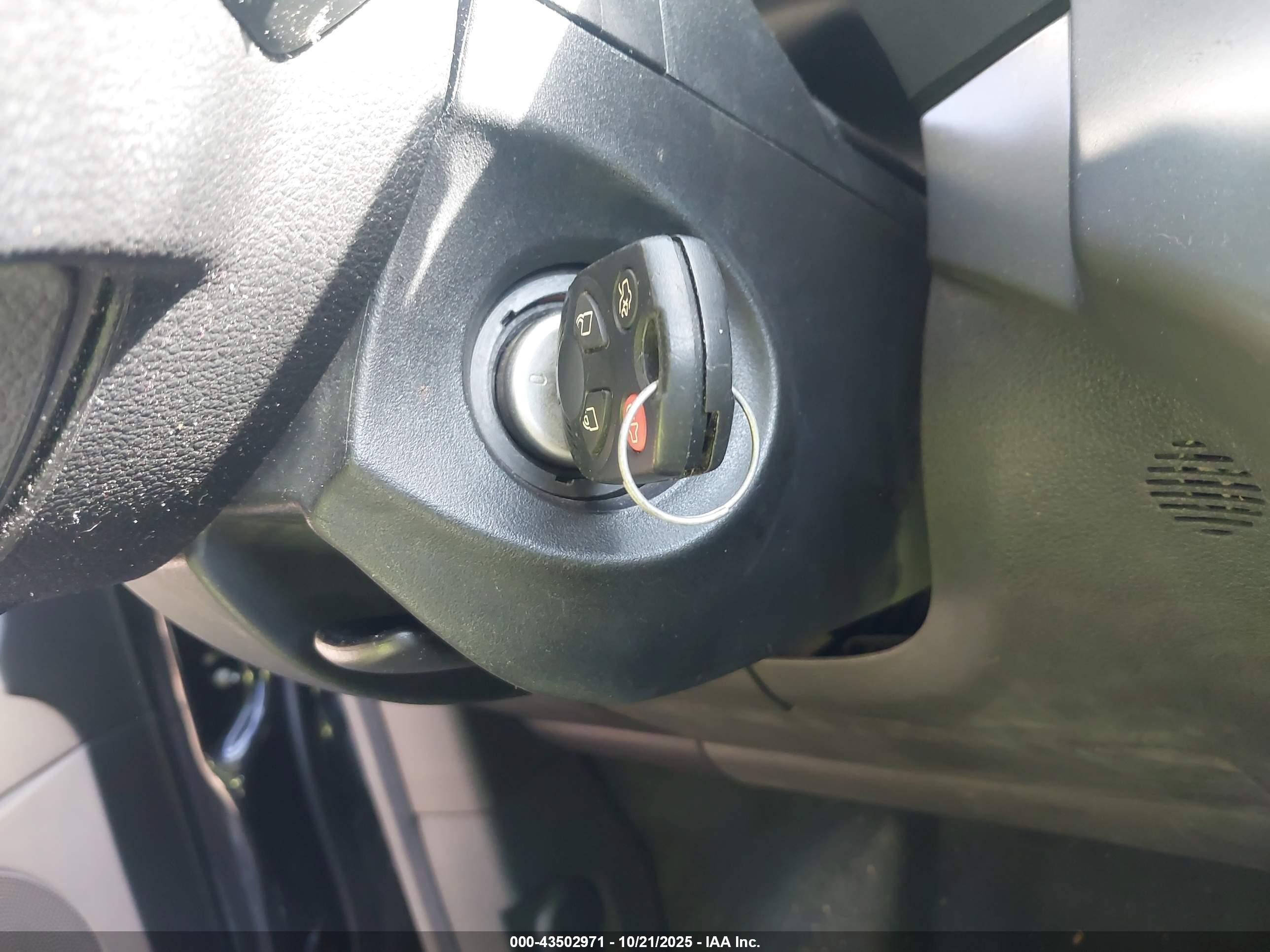 FORD ESCAPE image 11