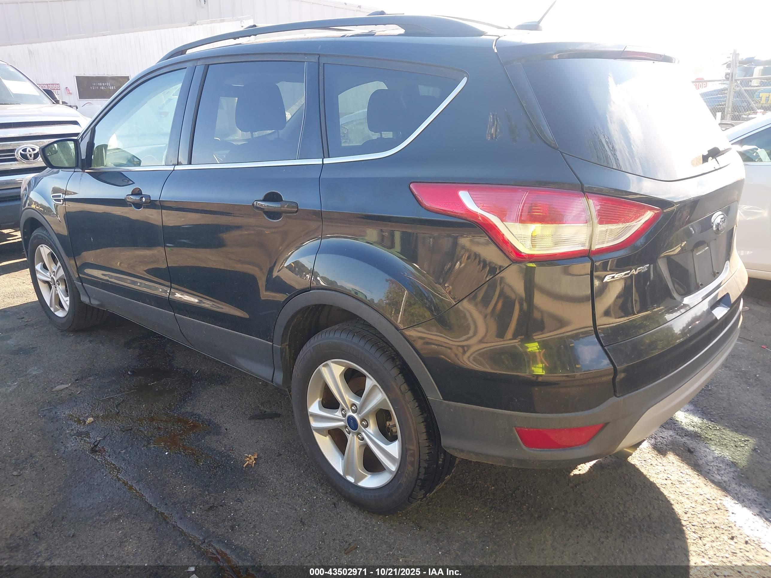 FORD ESCAPE image 3