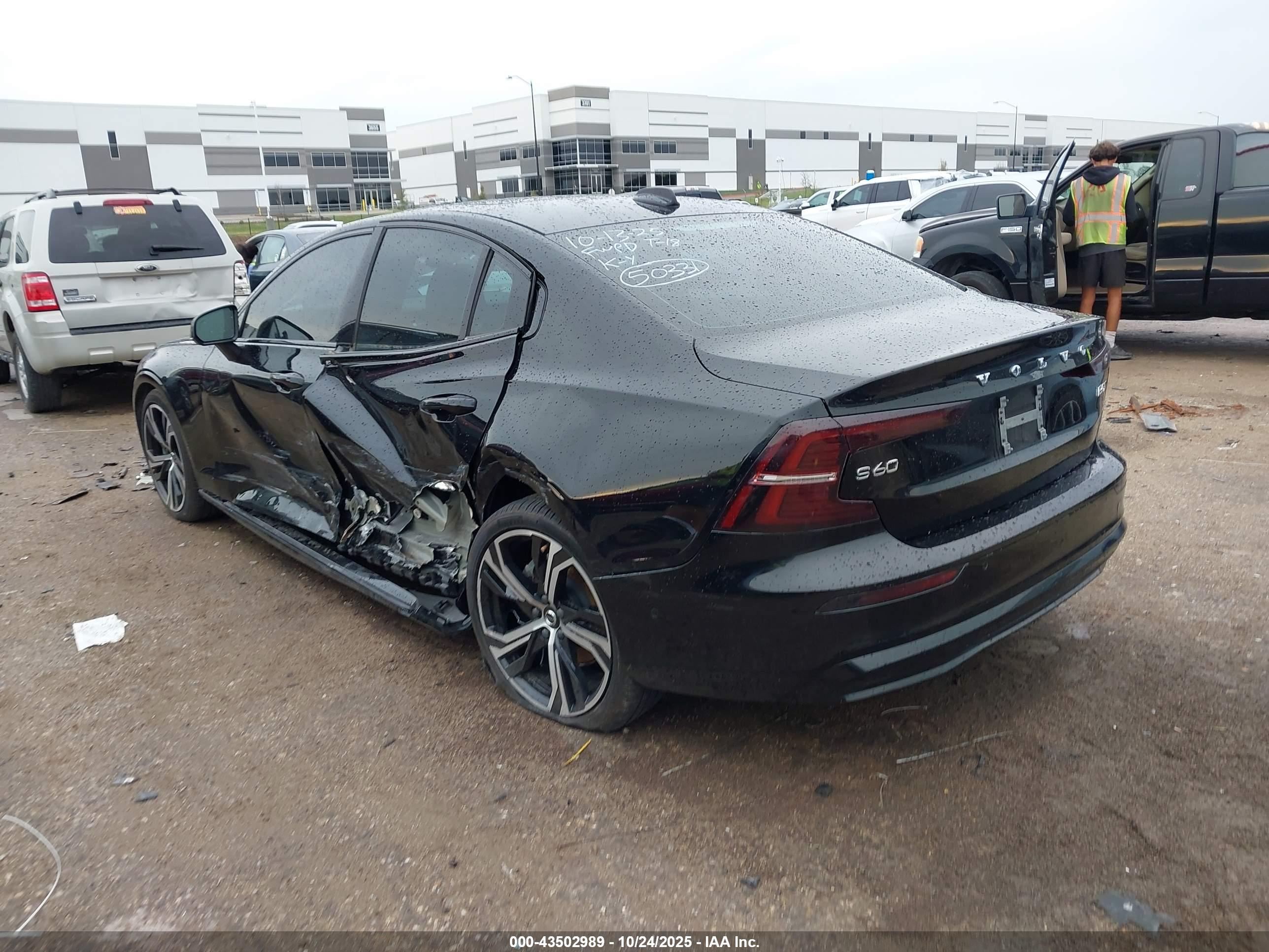 VOLVO S60 image 3