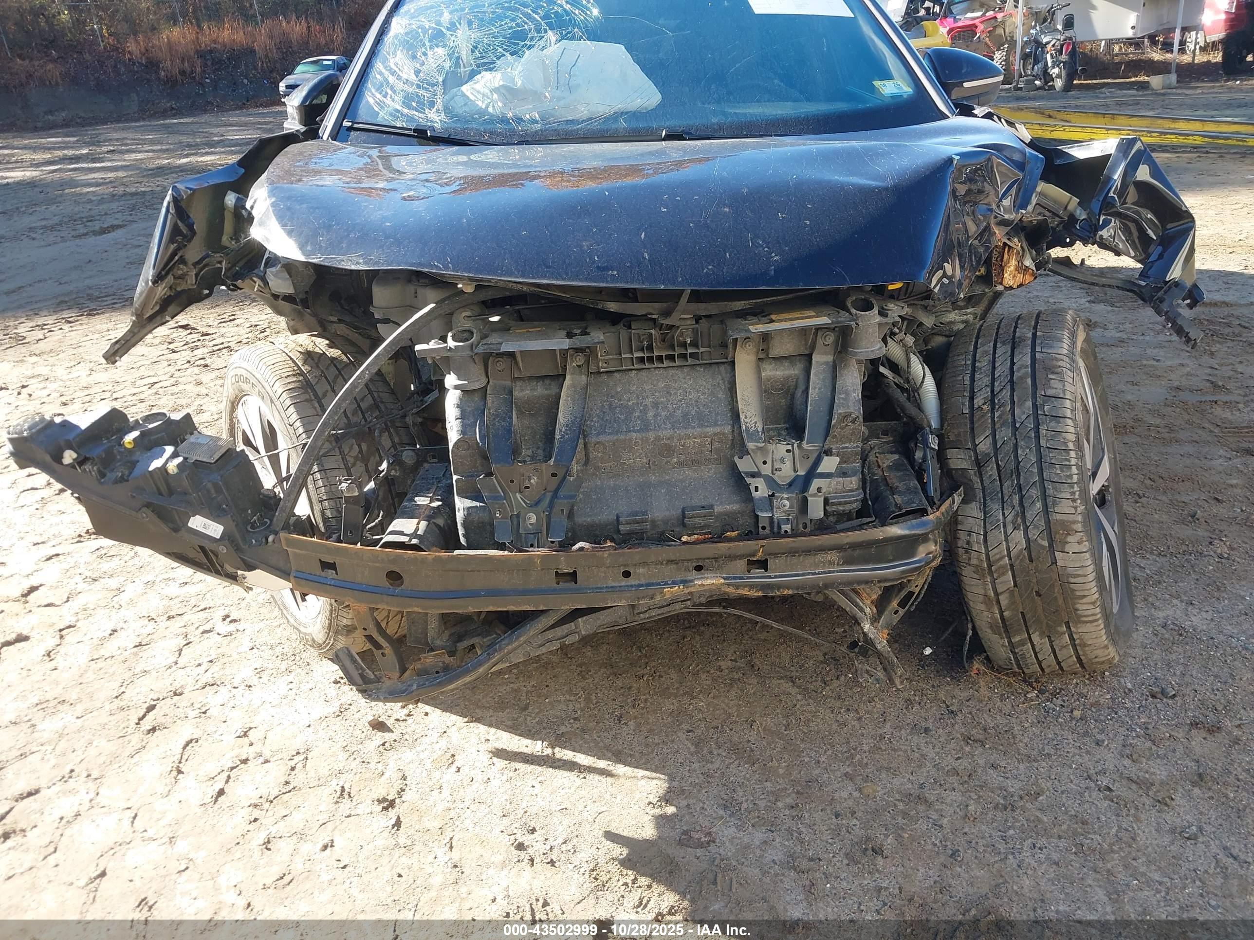 VOLKSWAGEN ID.4 image 6
