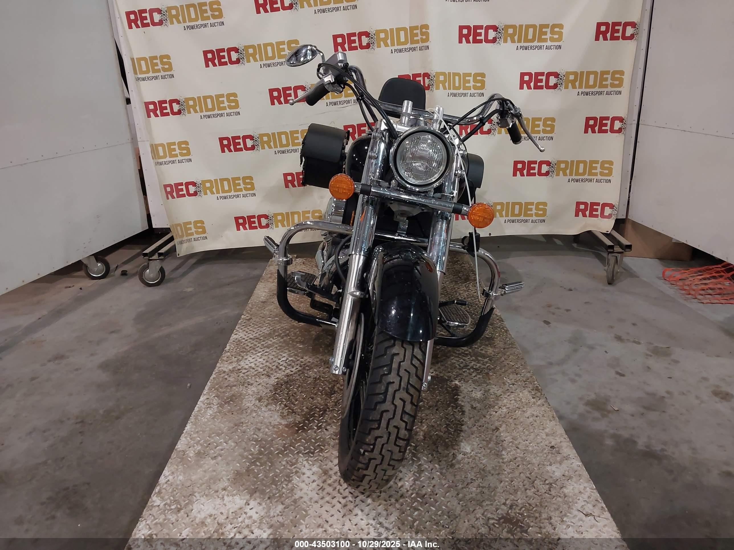 HONDA VT750 image 5