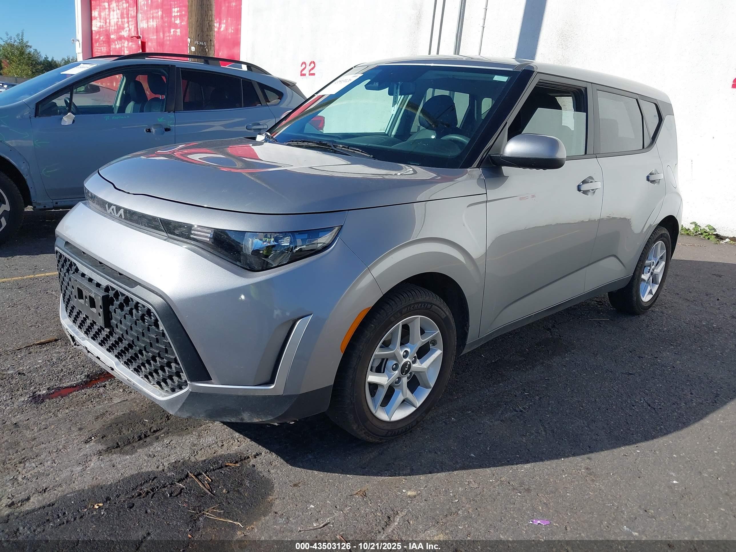 KIA SOUL image 2