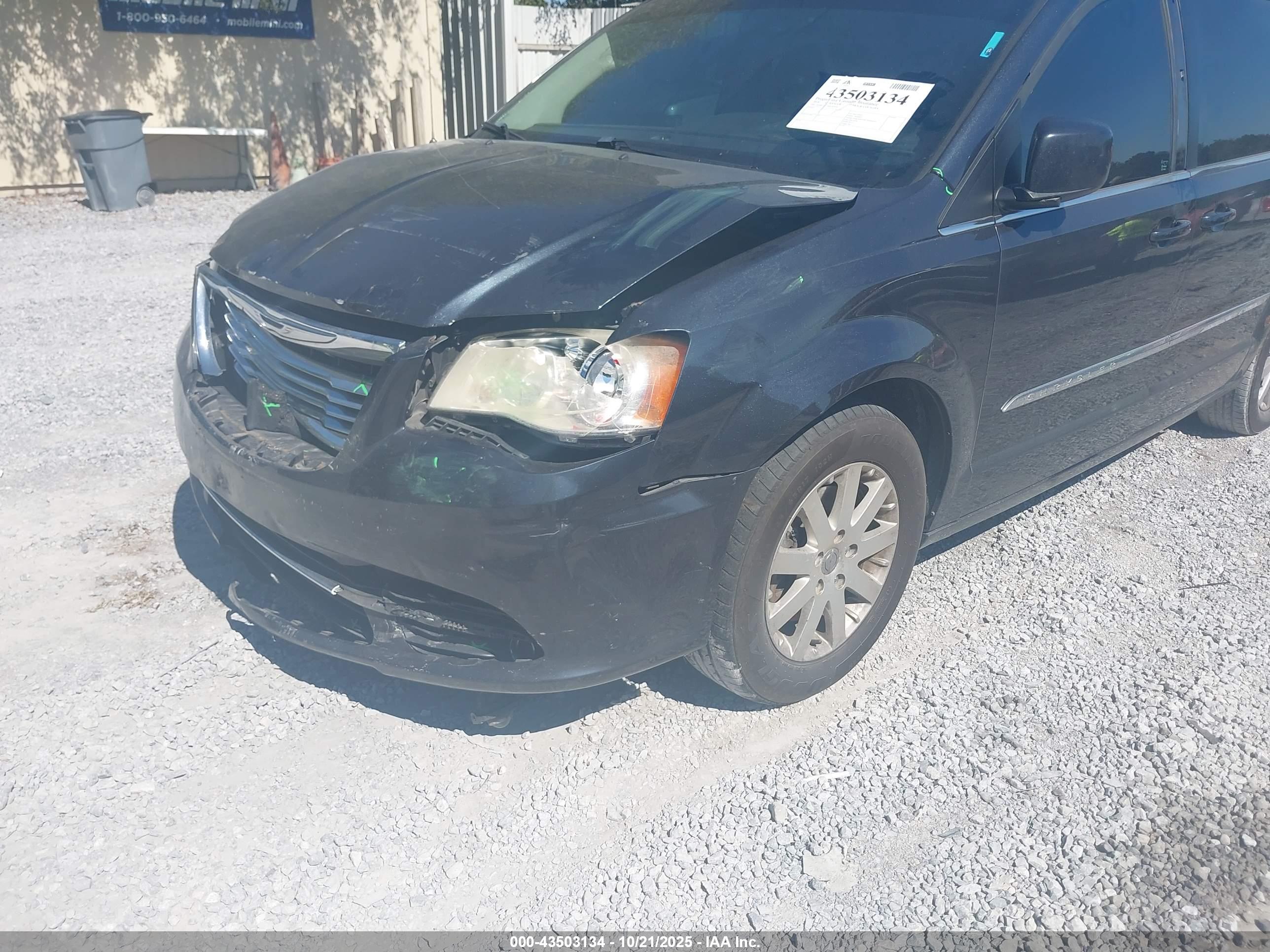 CHRYSLER TOWN image 6