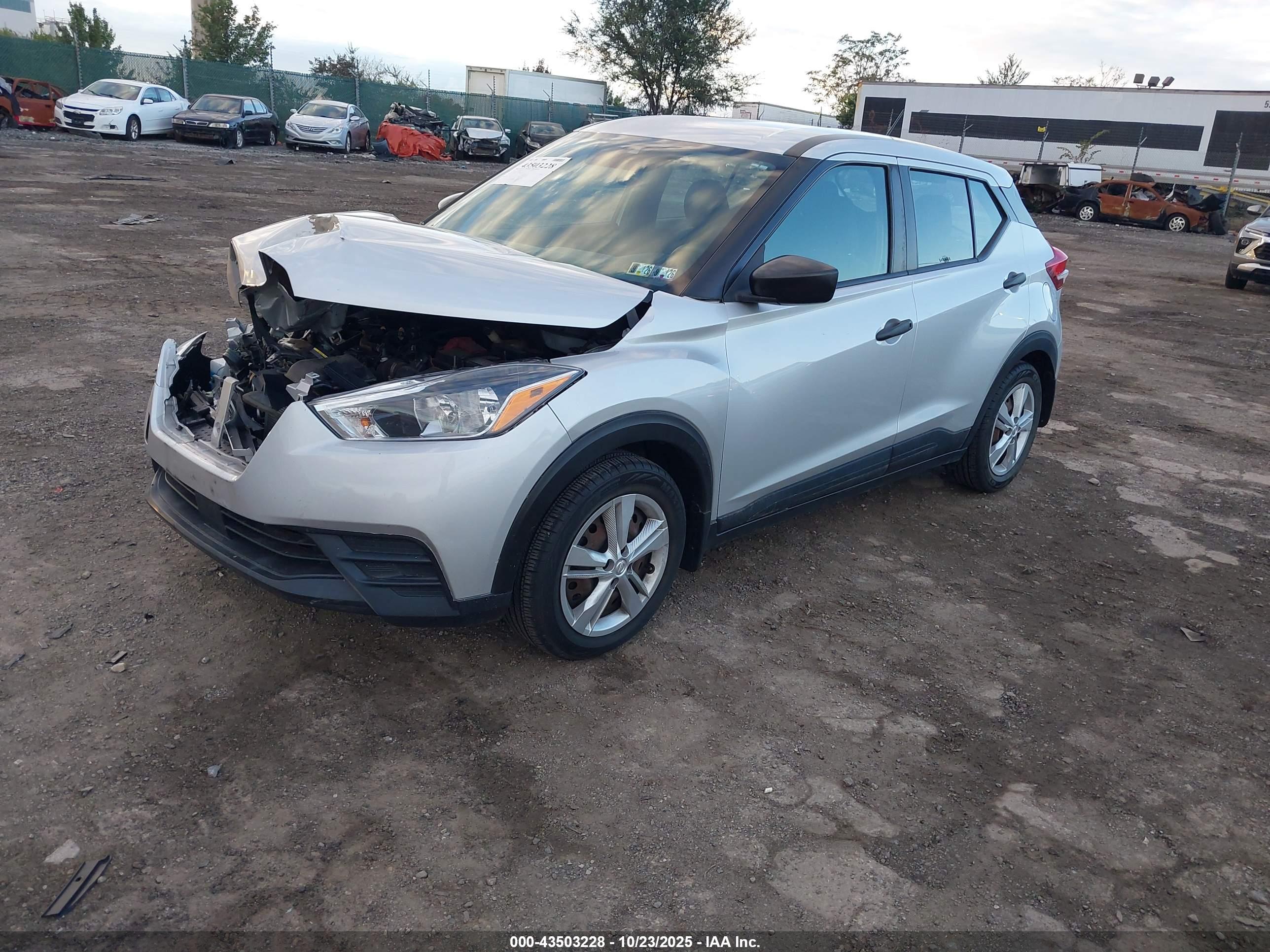 NISSAN KICKS image 2